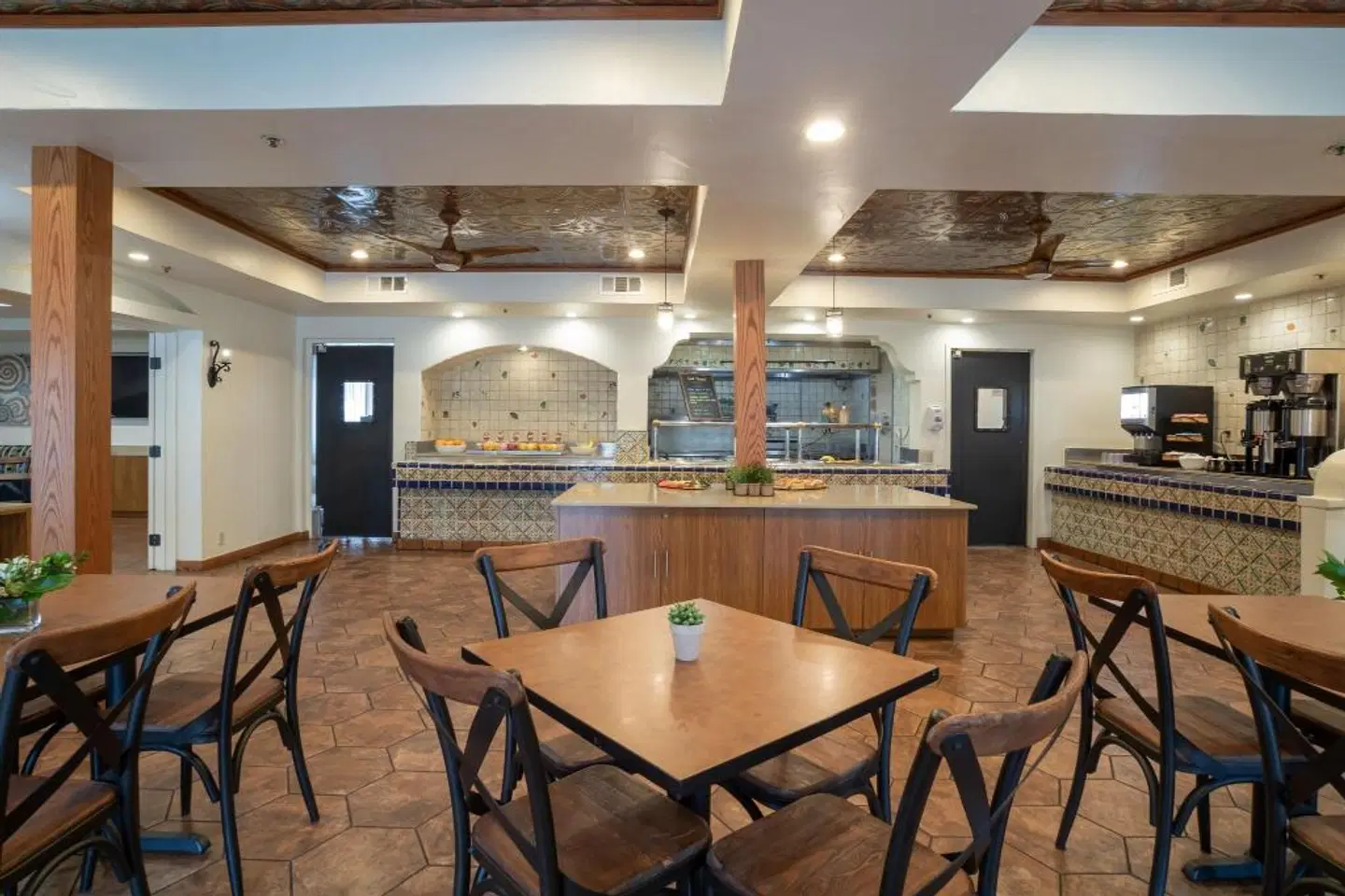 Oxford Suites Pismo Beach Restaurant