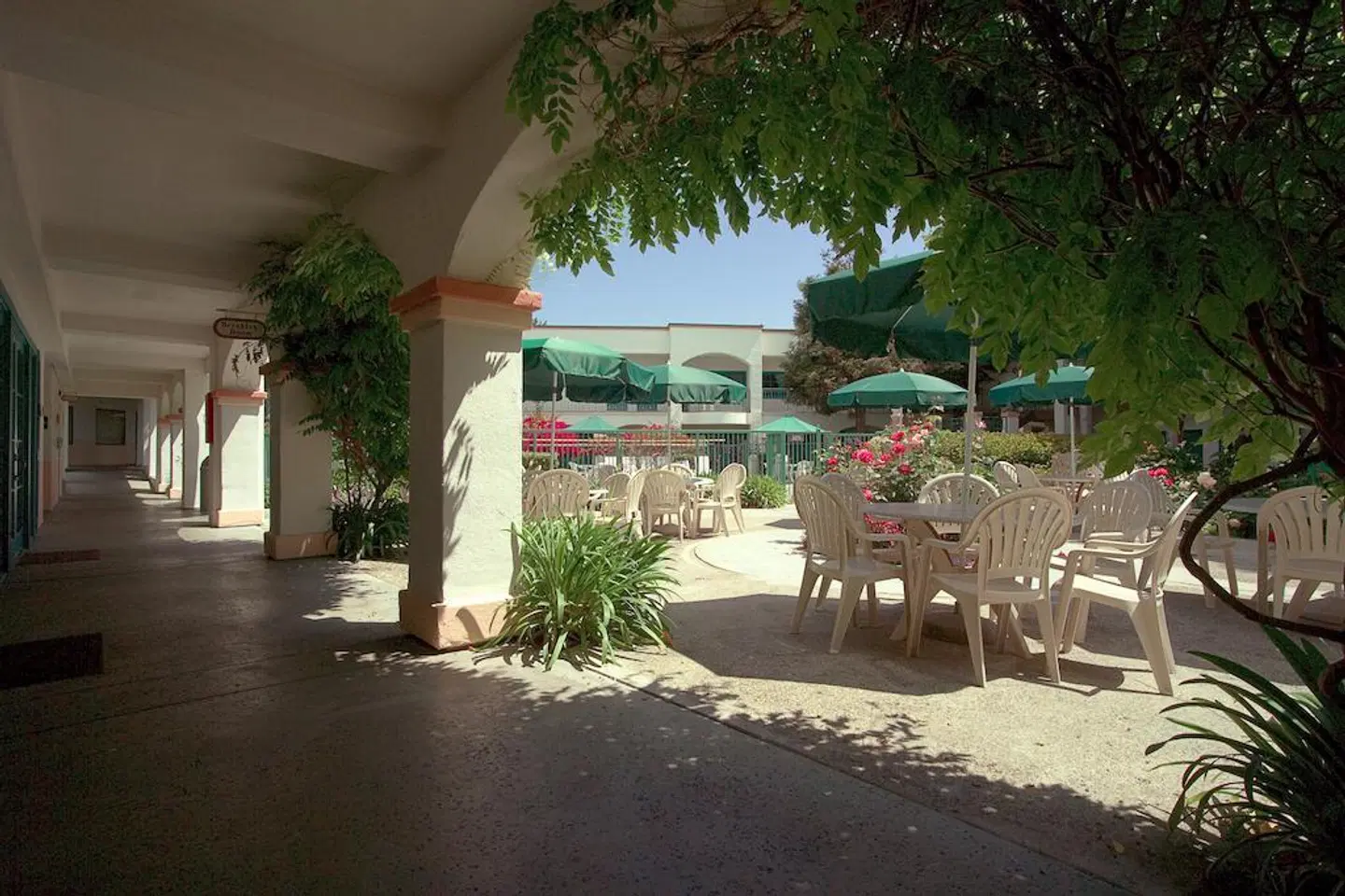 Oxford Suites Pismo Beach Garten