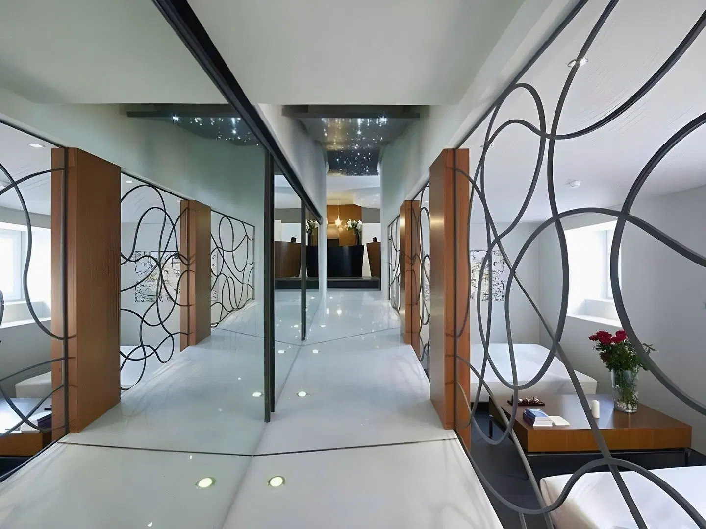 Metropolis - Chateaux & Hotels Collection Hallenbad
