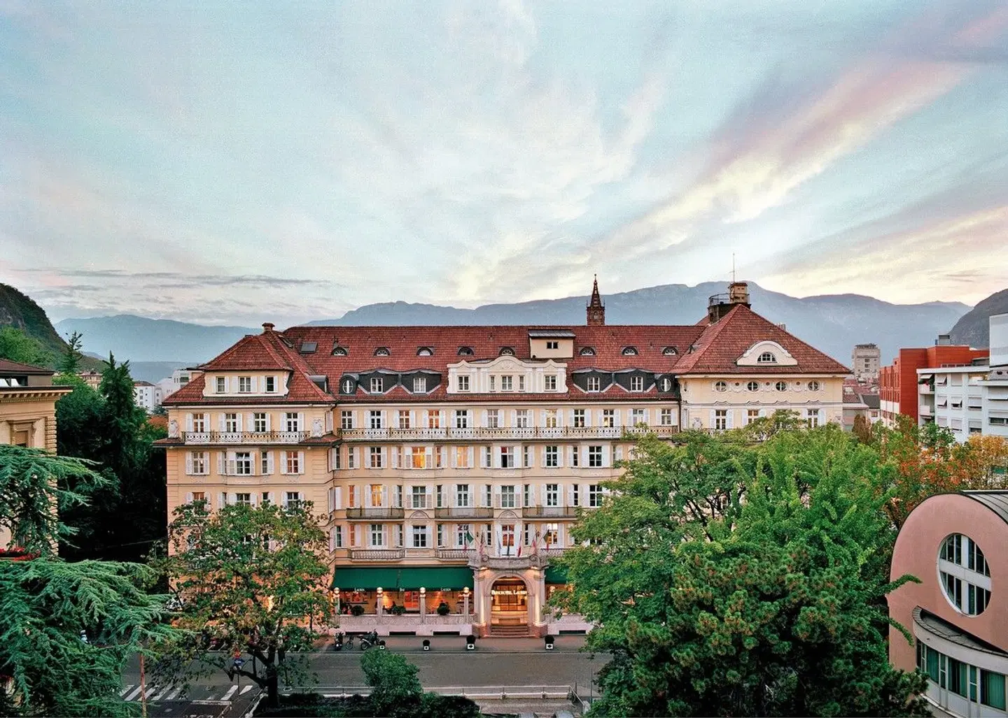 Parkhotel Laurin EXTERIOR