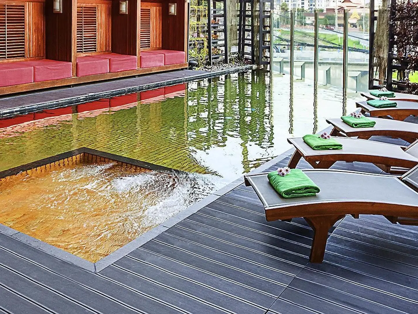 ibis Styles Chiang Mai Hallenbad
