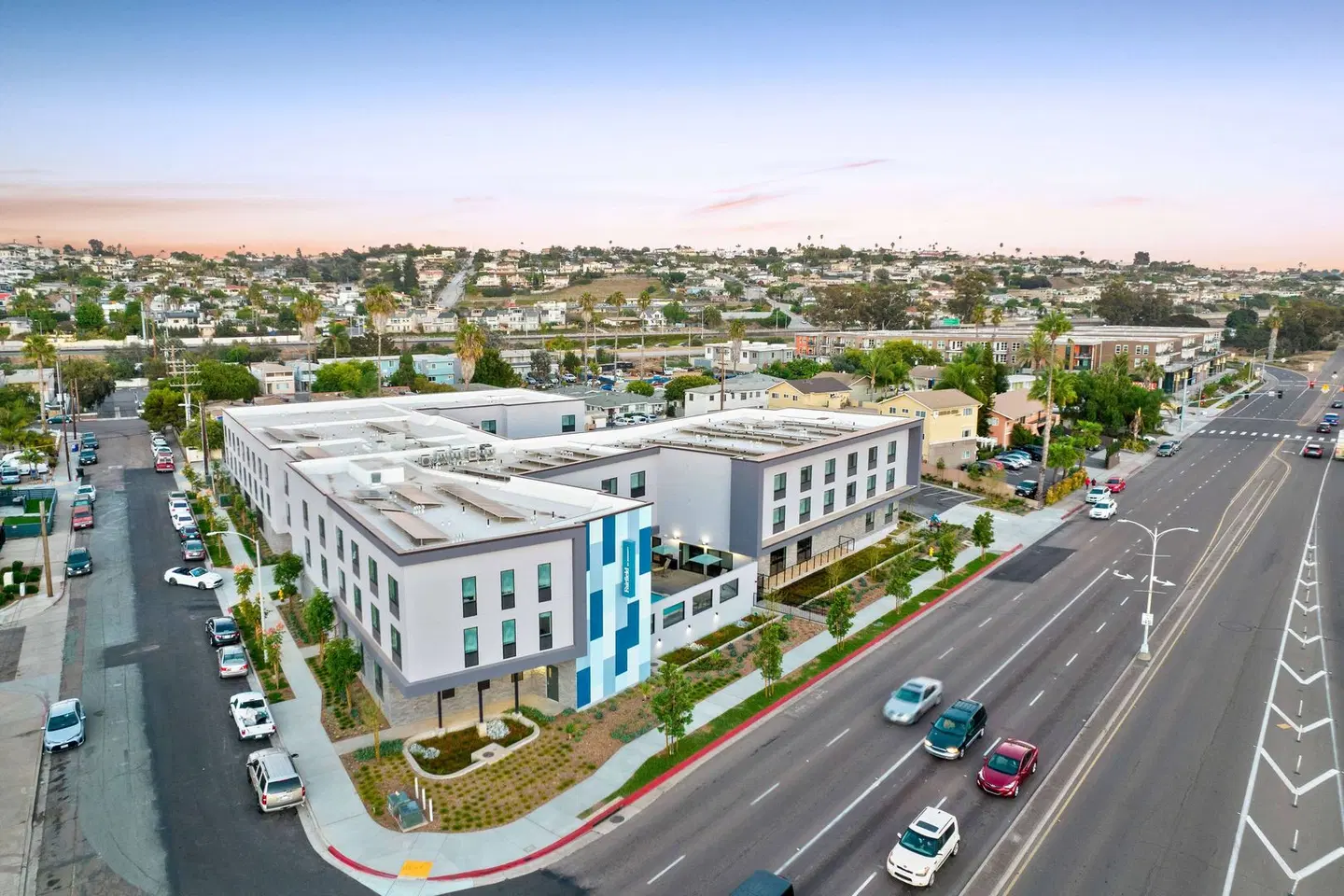 Fairfield Inn & Suites by Marriott San Diego Pacific Beach EXTERIOR
