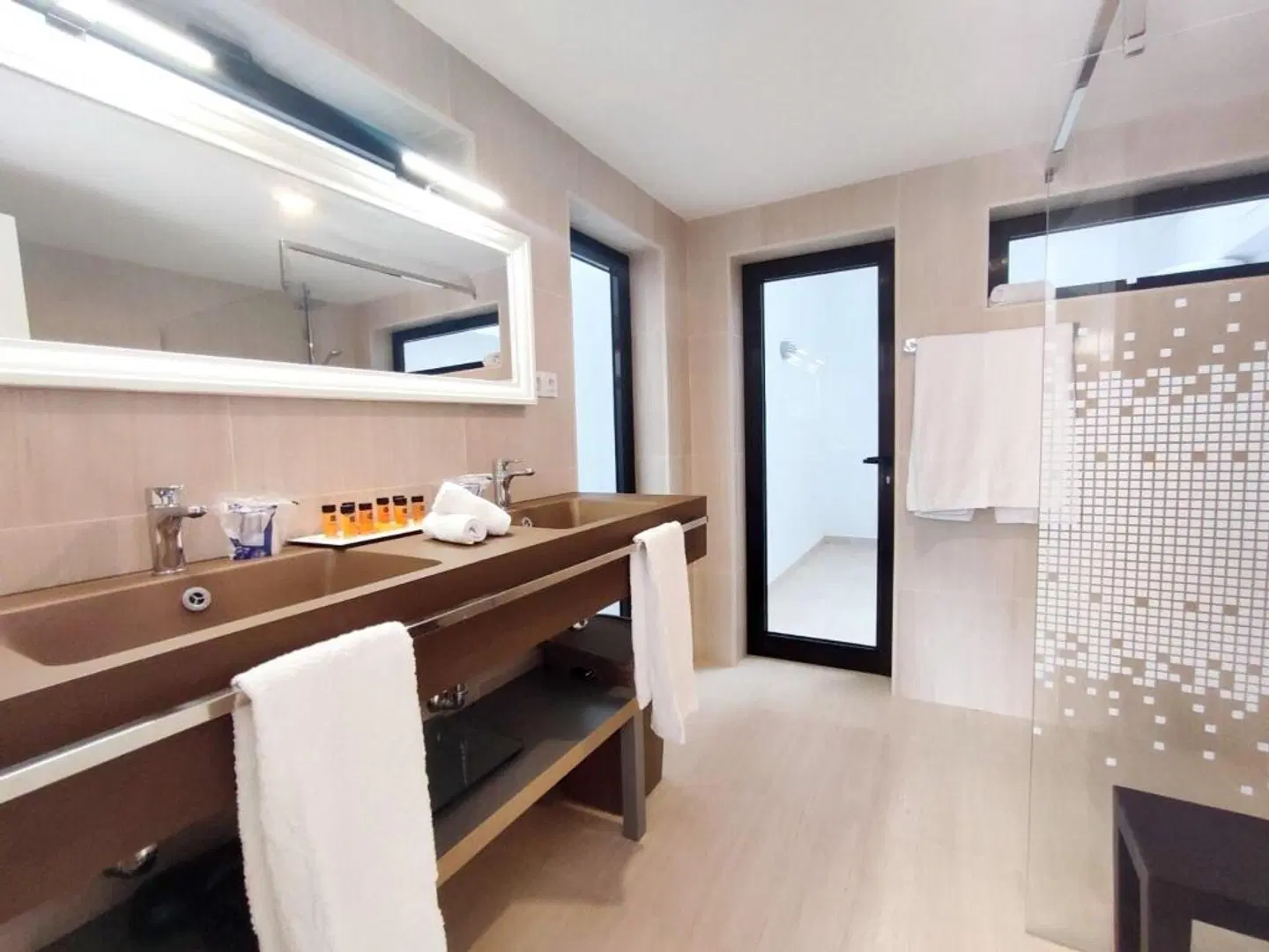 Hotel Fuerte Village Suites ROOM_EXAMPLE