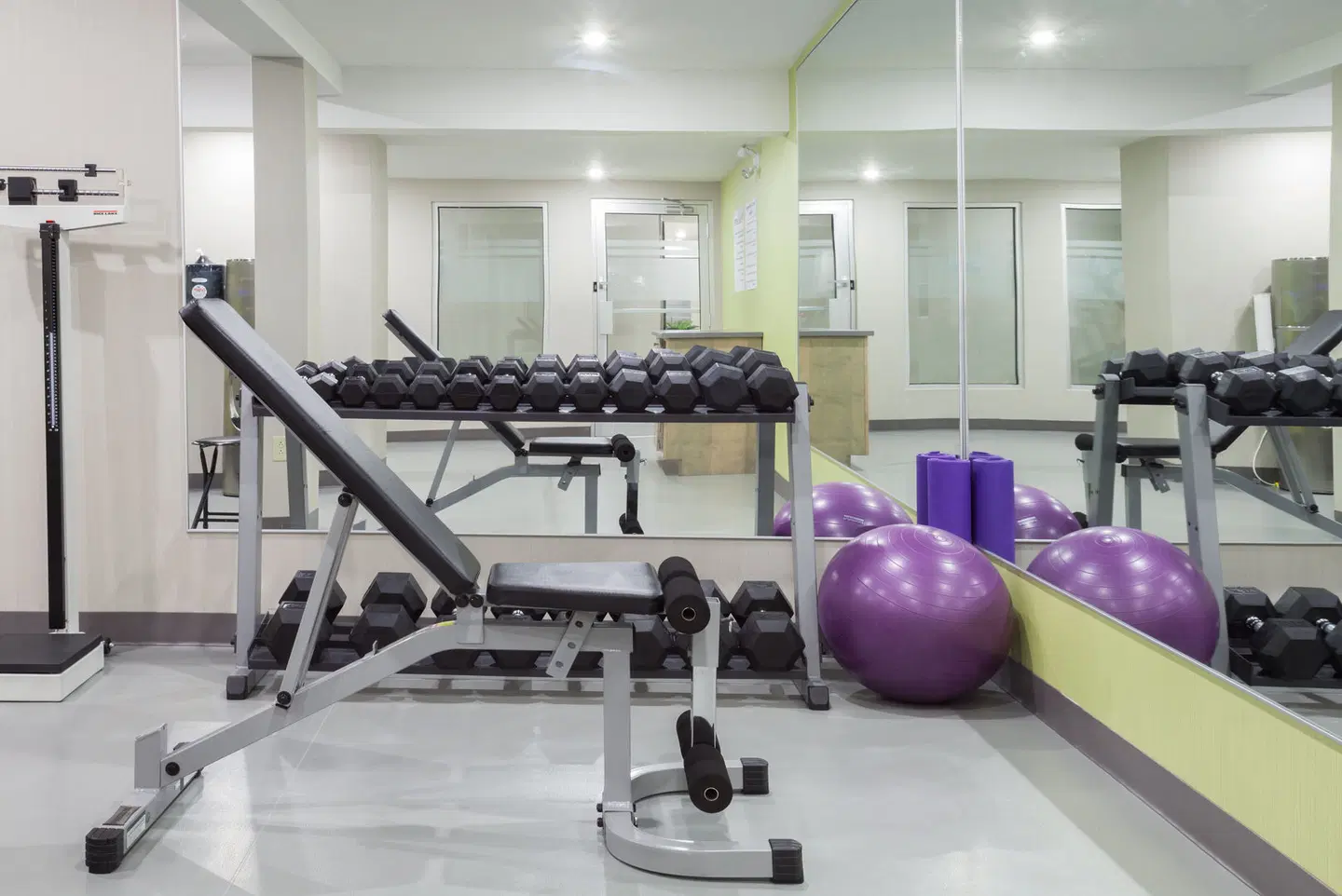 Holiday Inn Express & Suites Fredericton by IHG SPORTS_AND_LEISURE
