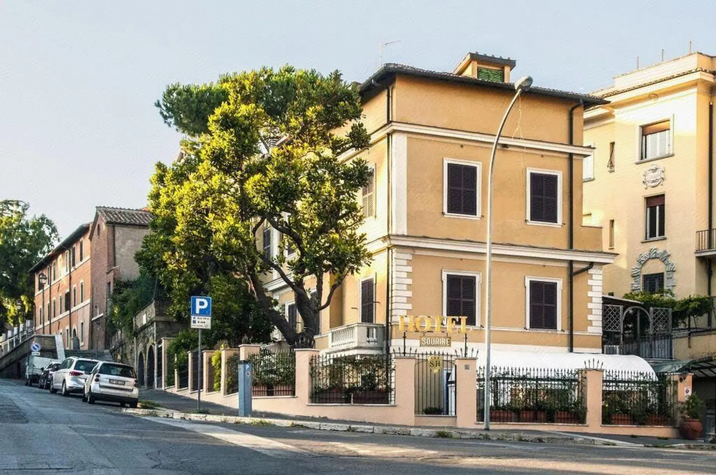 Sourire Hotel EXTERIOR