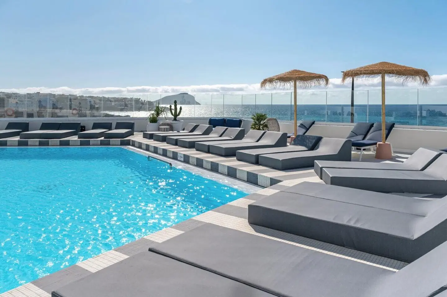 The Salmar OUTDOOR_POOL