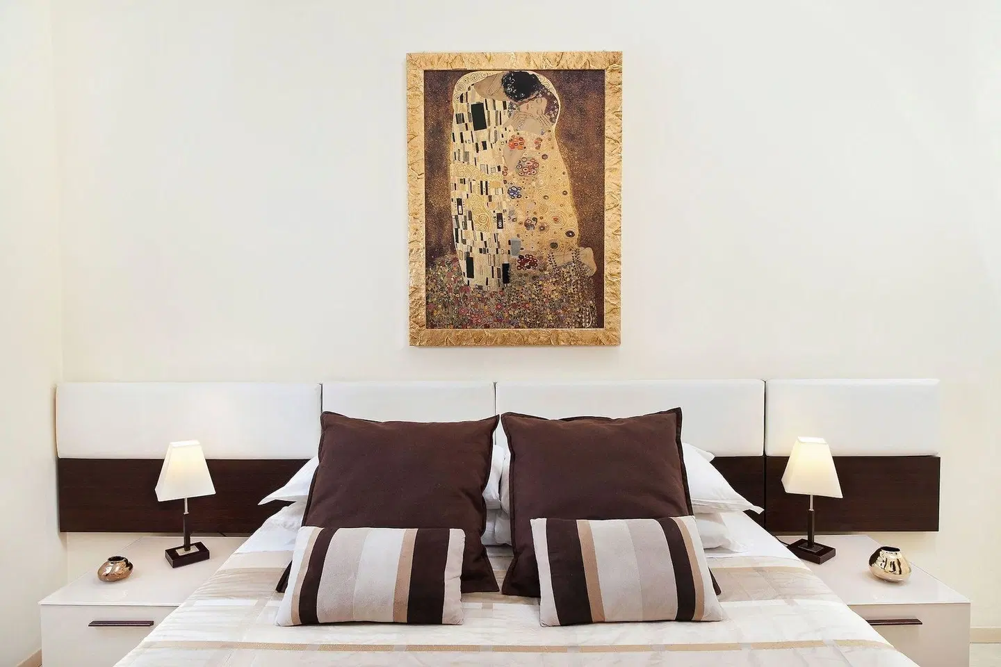Deseo Home MODEL_IMPRESSION