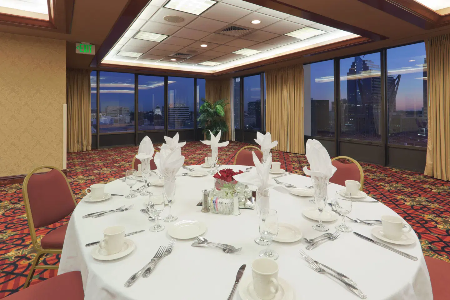 Holiday Inn Sacramento Downtown - Arena by IHG Restaurant