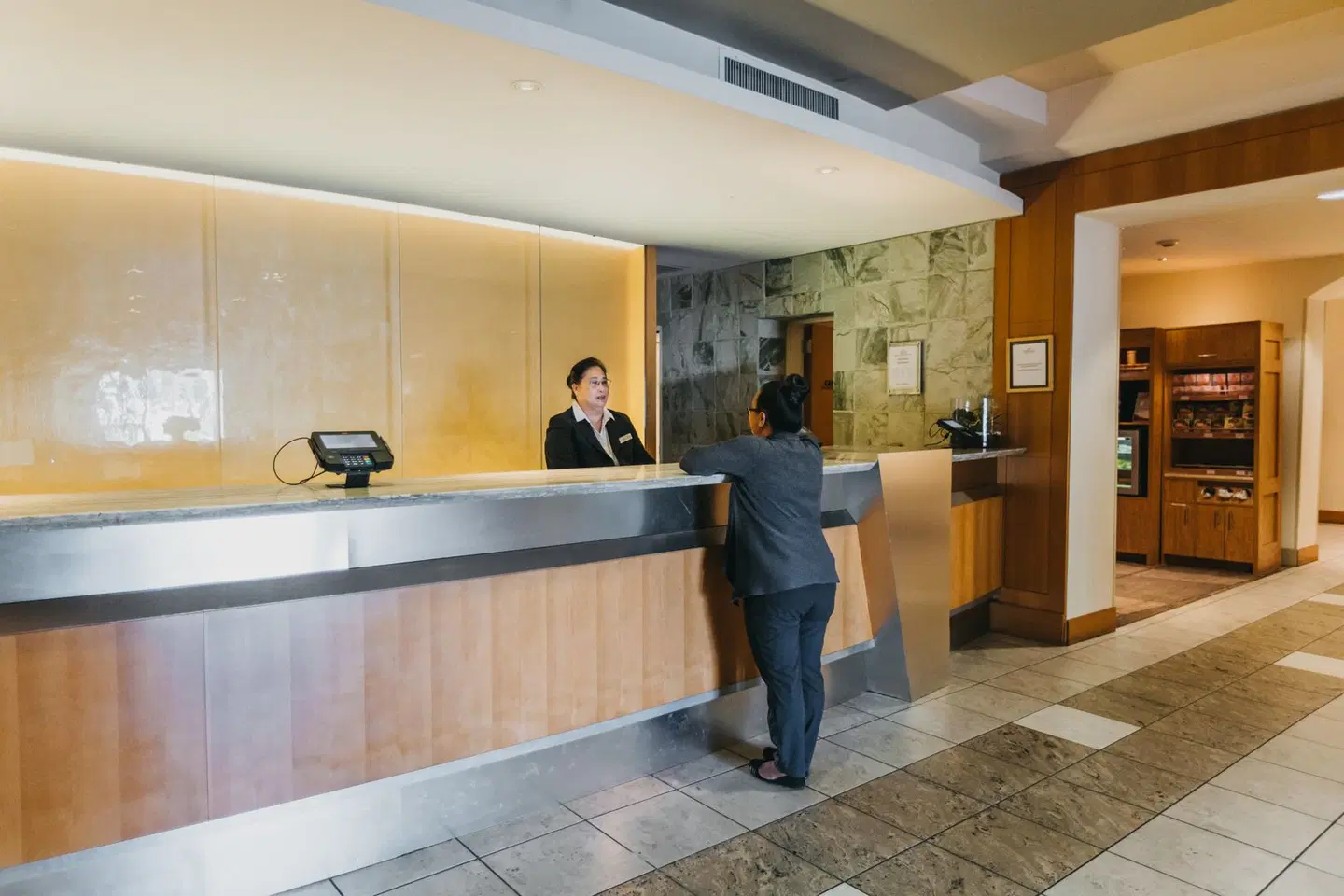 Crowne Plaza San Francisco Airport by IHG LOUNGE_LOBBY