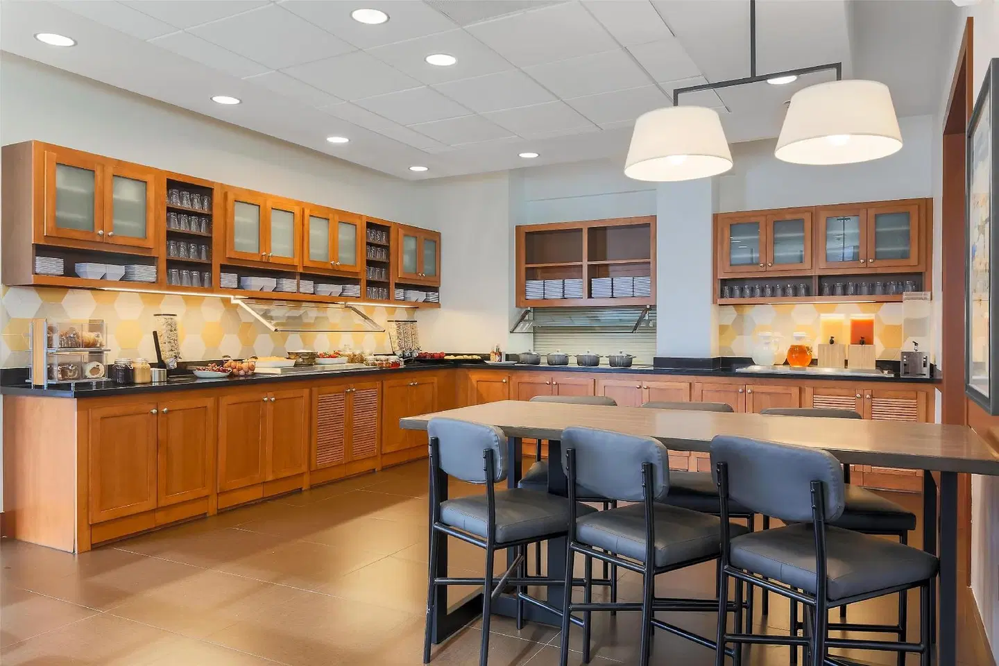 Hyatt Place UC Davis Bar