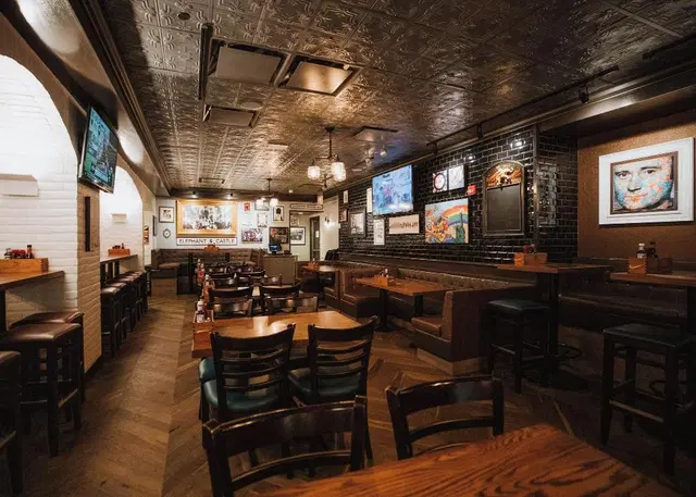 Club Quarters Hotel, Central Loop Bar