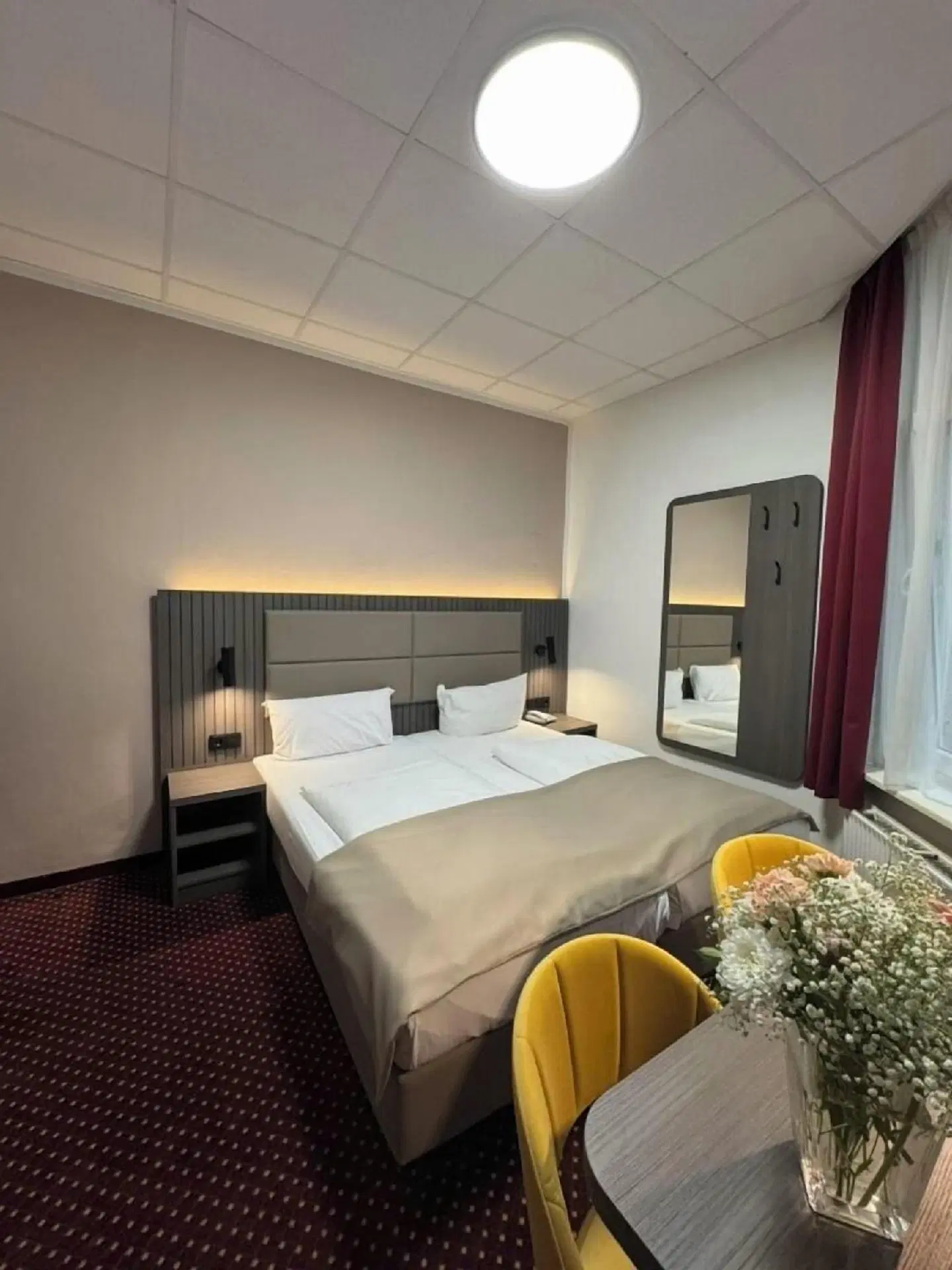Lumen ROOM_EXAMPLE