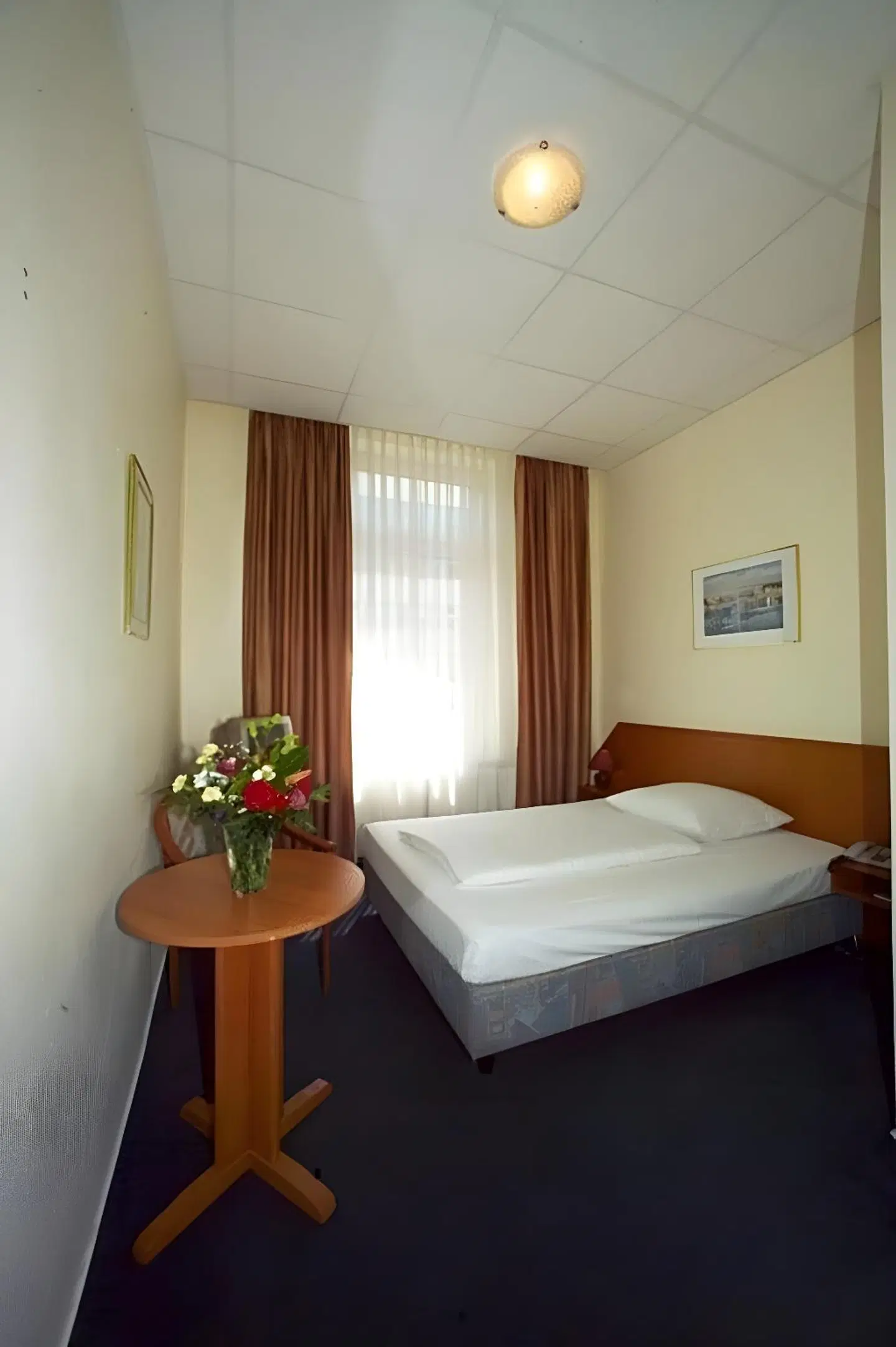 Lumen ROOM_EXAMPLE