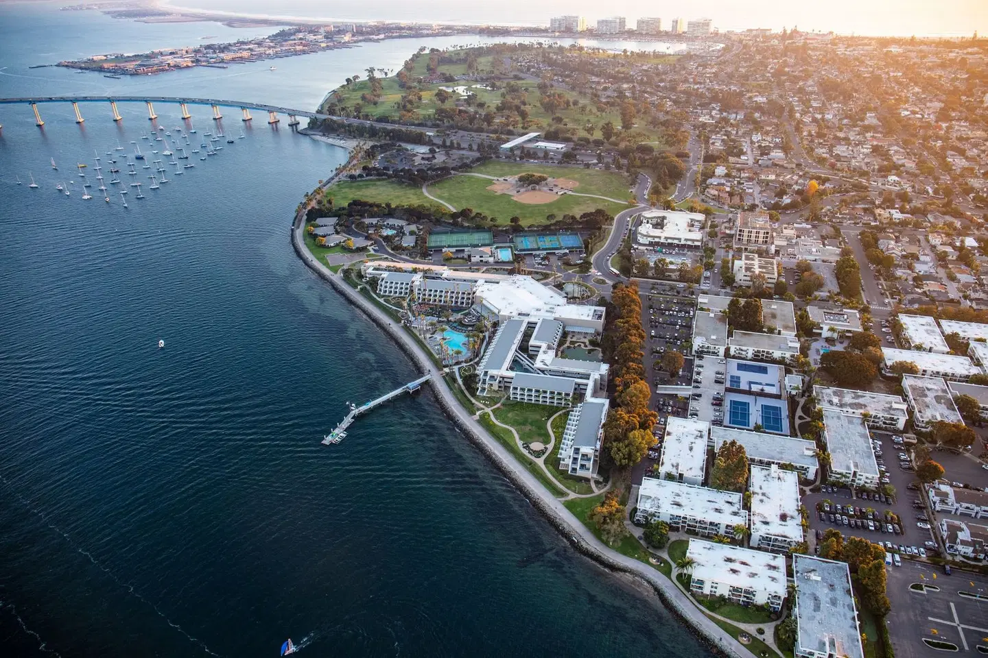 Coronado Island Marriott Resort & Spa EXTERIOR