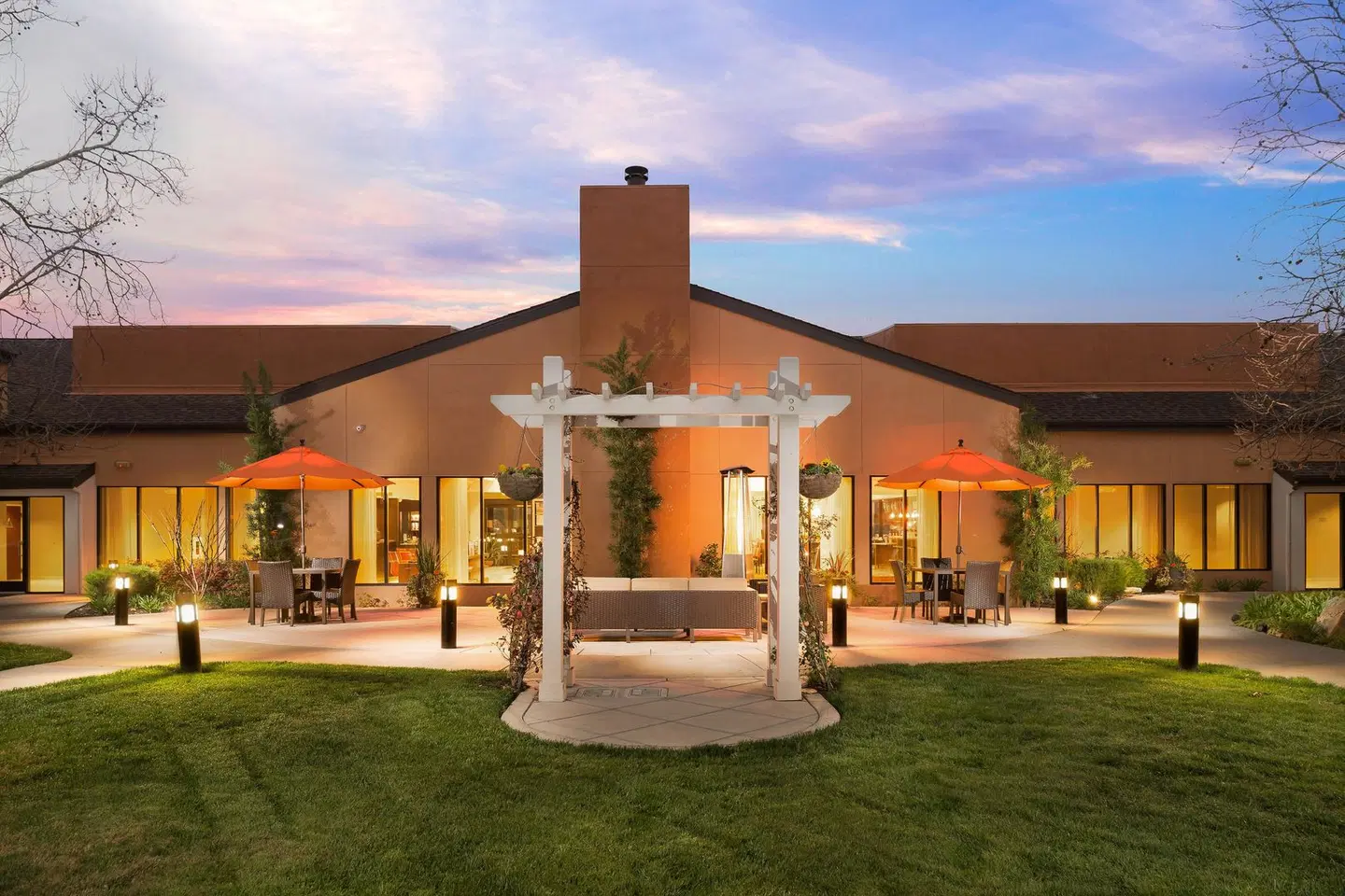 Courtyard by Marriott Vacaville EXTERIOR