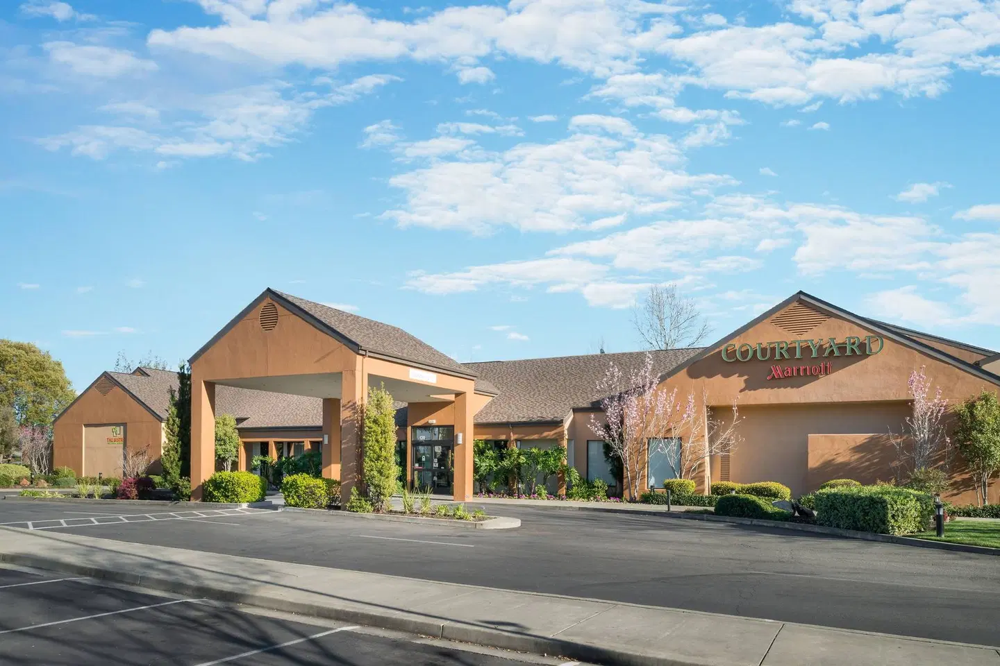 Courtyard by Marriott Vacaville EXTERIOR