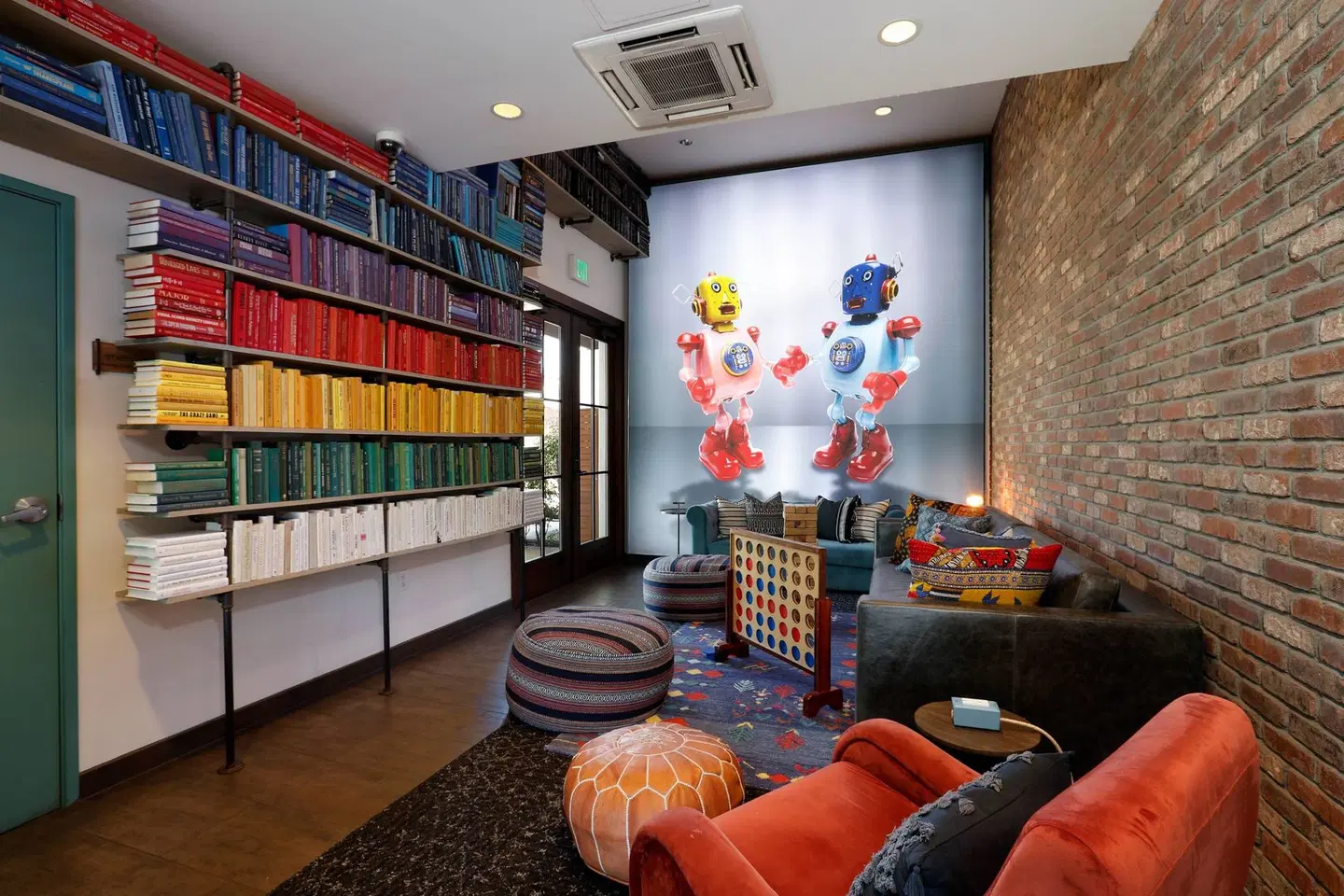 Moxy Santa Barbara LOUNGE_LOBBY