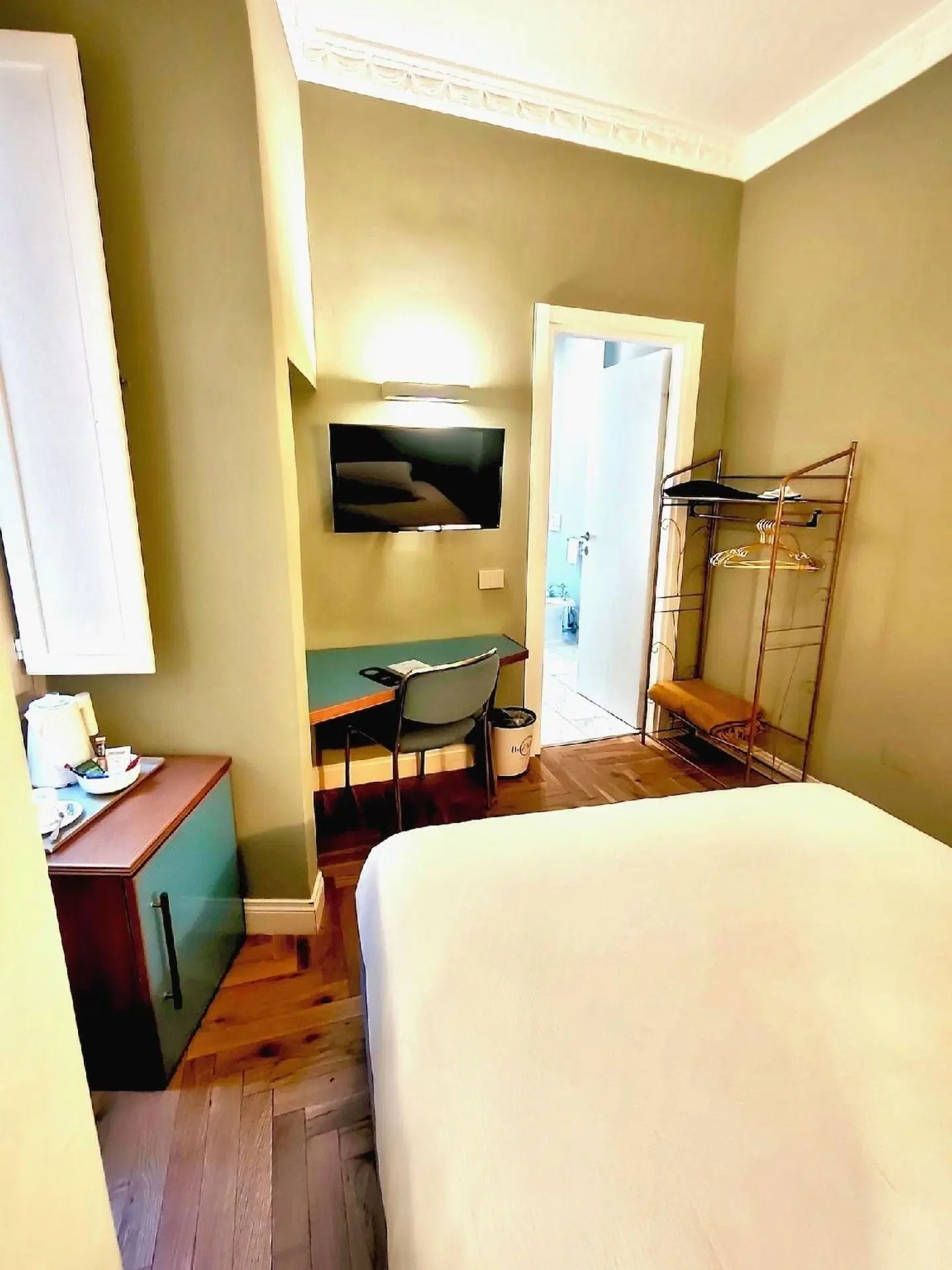 City ROOM_EXAMPLE