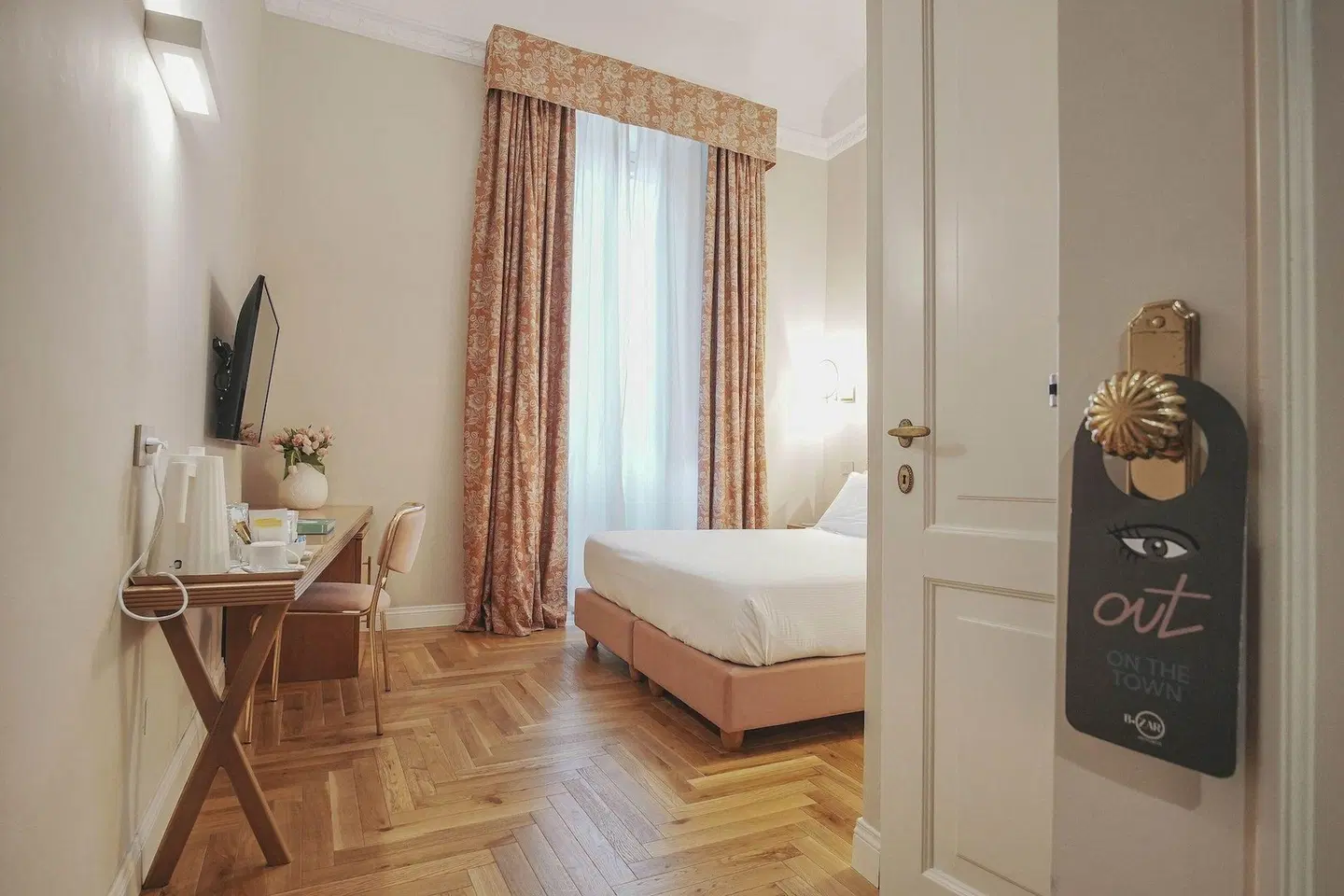 City ROOM_EXAMPLE