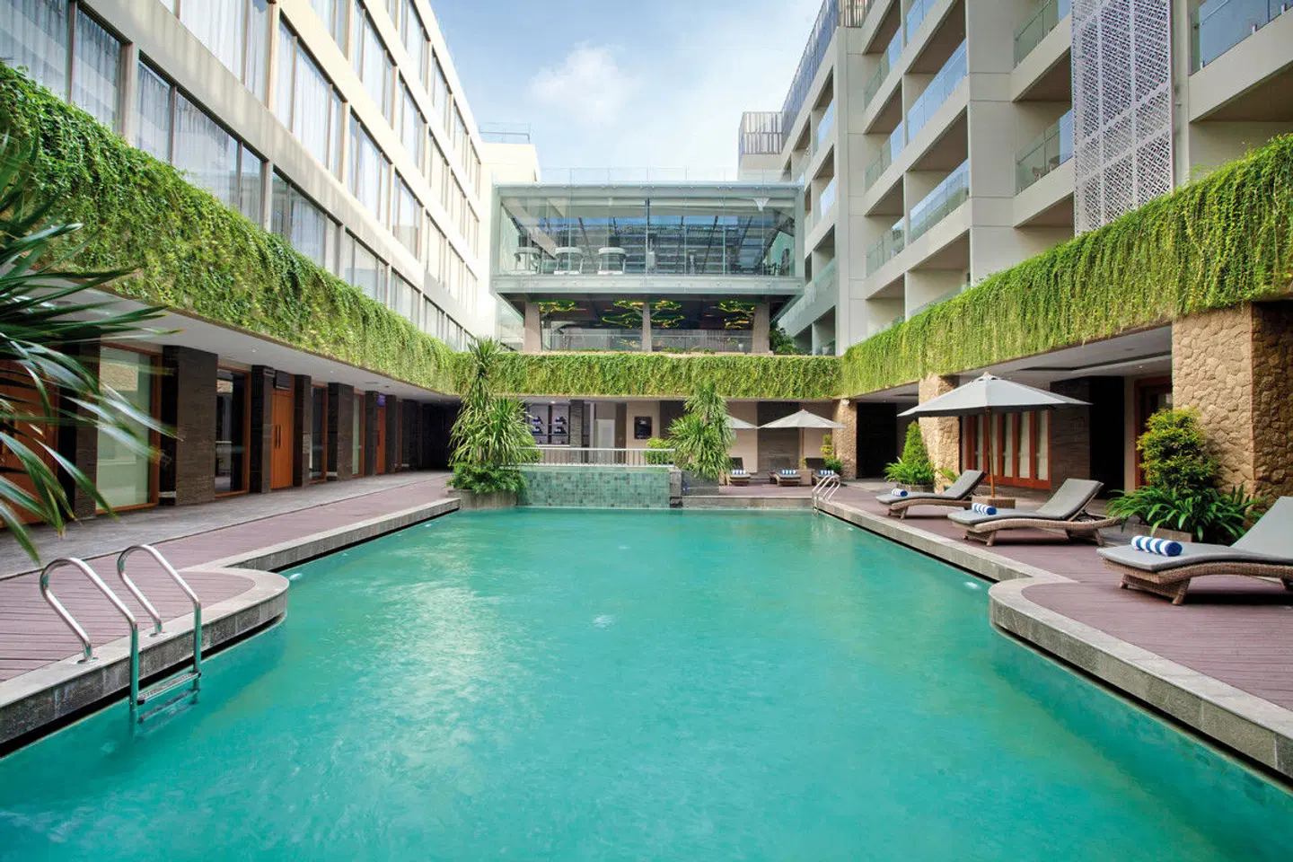 Platinum Hotel Jimbaran Beach Bali OUTDOOR_POOL