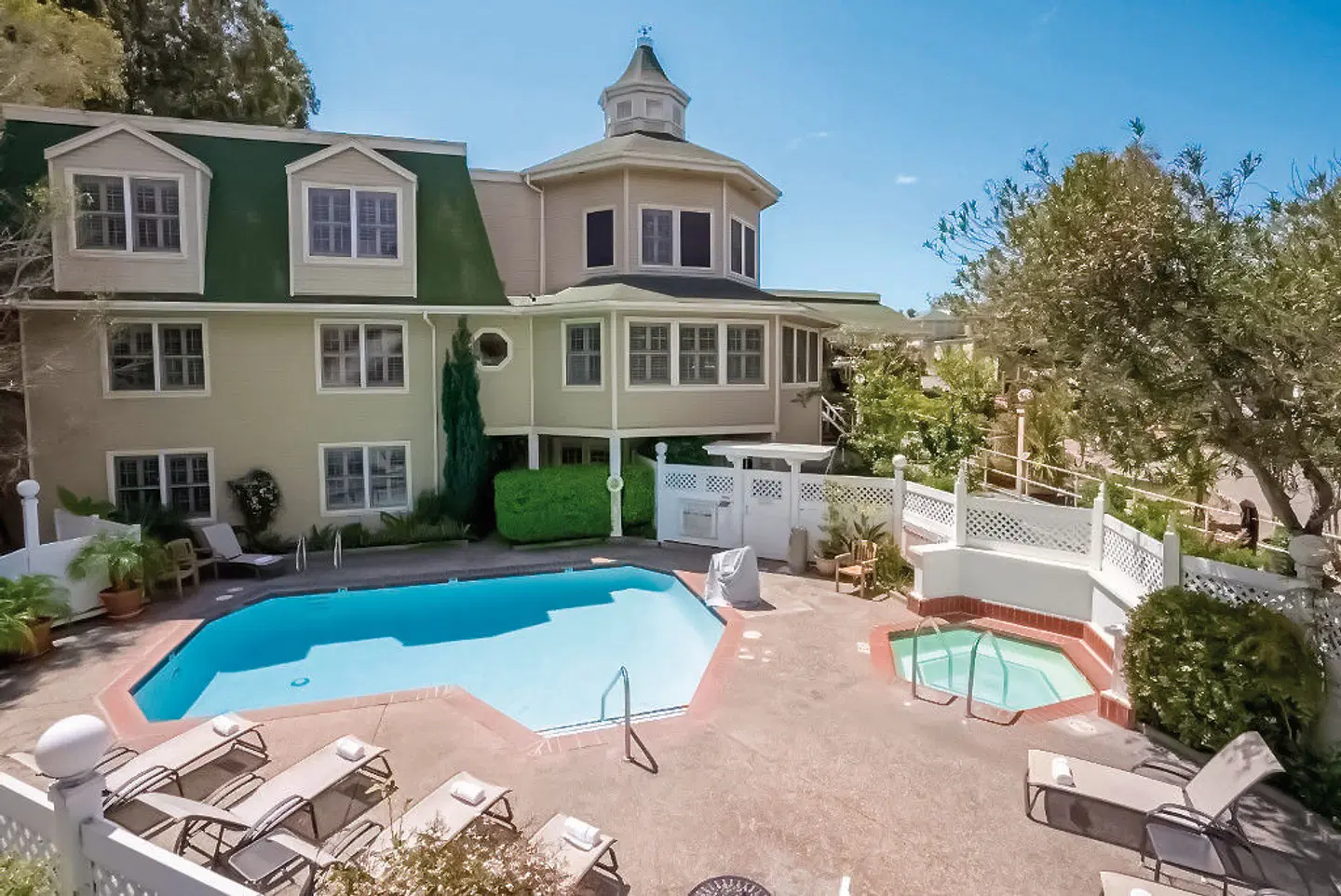 Apple Farm OUTDOOR_POOL