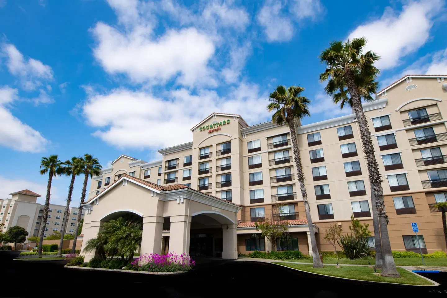 Courtyard by Marriott Newark Silicon Valley EXTERIOR