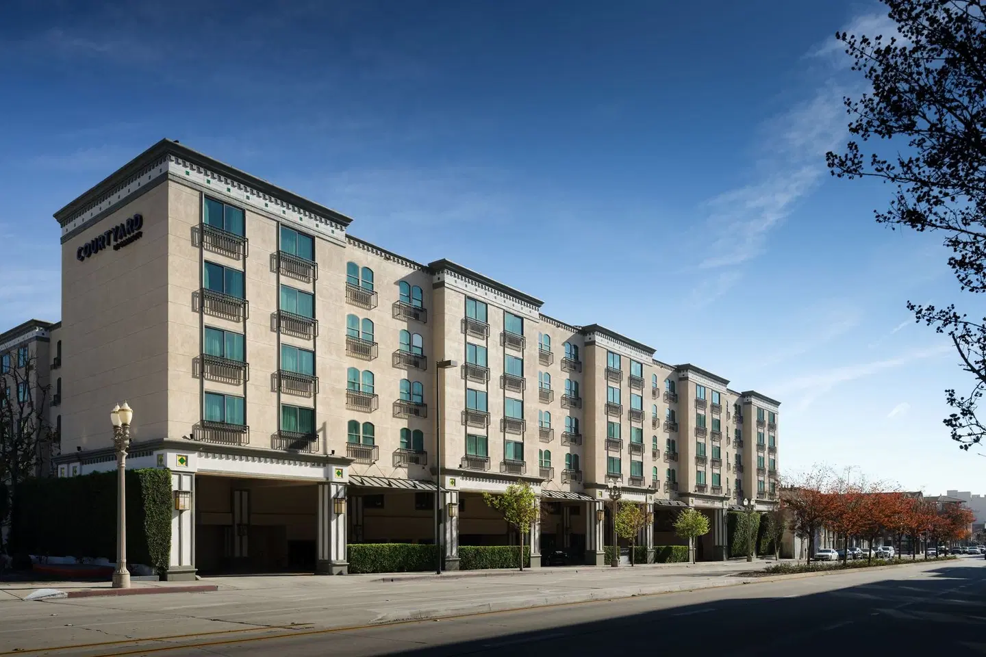 Courtyard by Marriott Los Angeles Pasadena/Old Town EXTERIOR