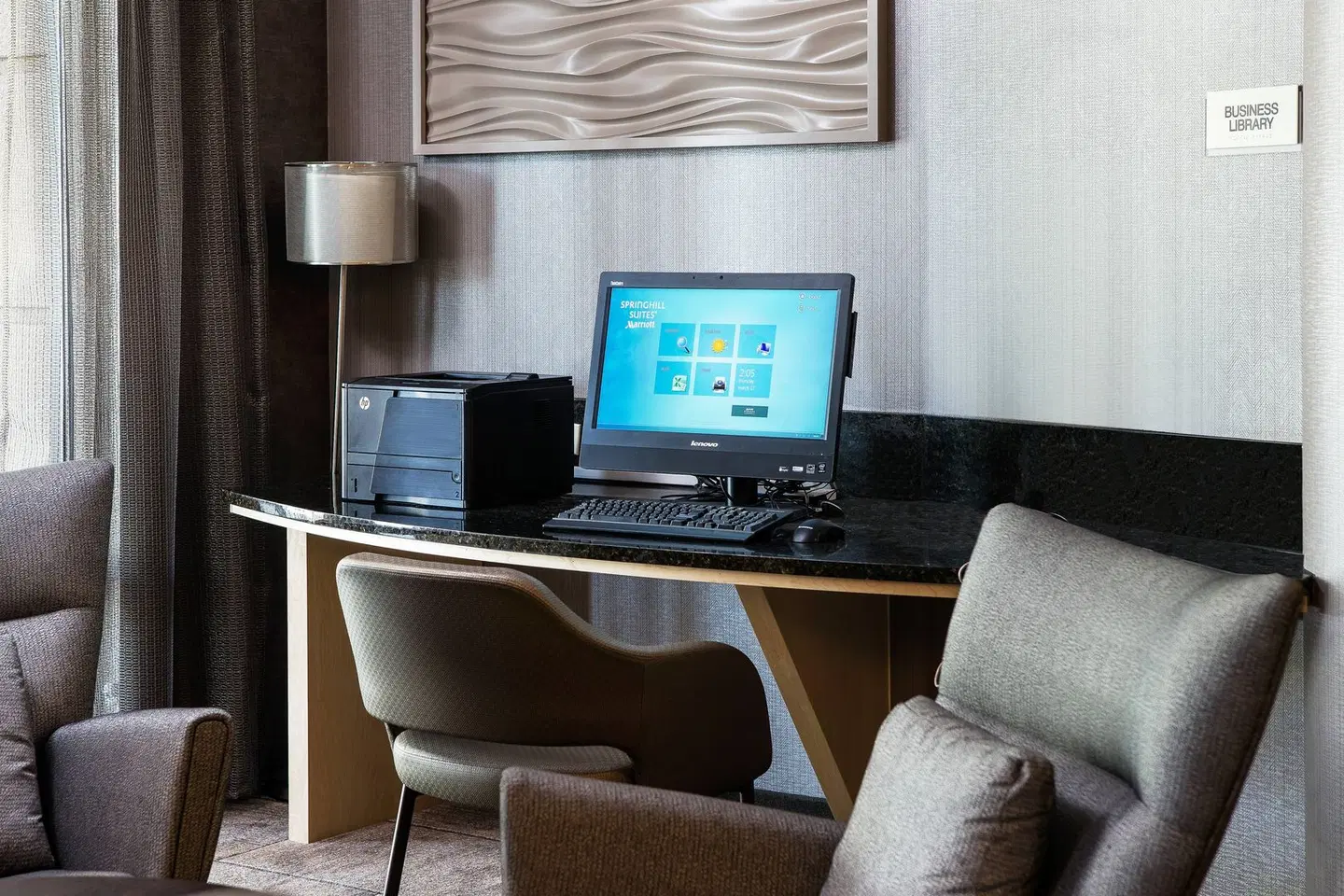 SpringHill Suites by Marriott Bakersfield Bar