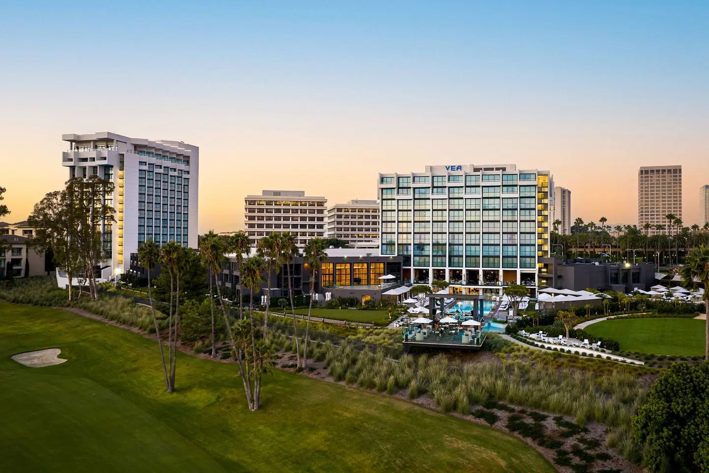 Newport Beach Marriott Hotel & Spa EXTERIOR