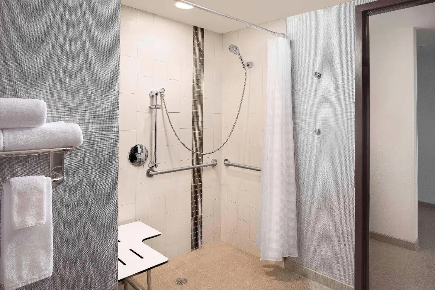 Hyatt Place Santa Cruz Badezimmer