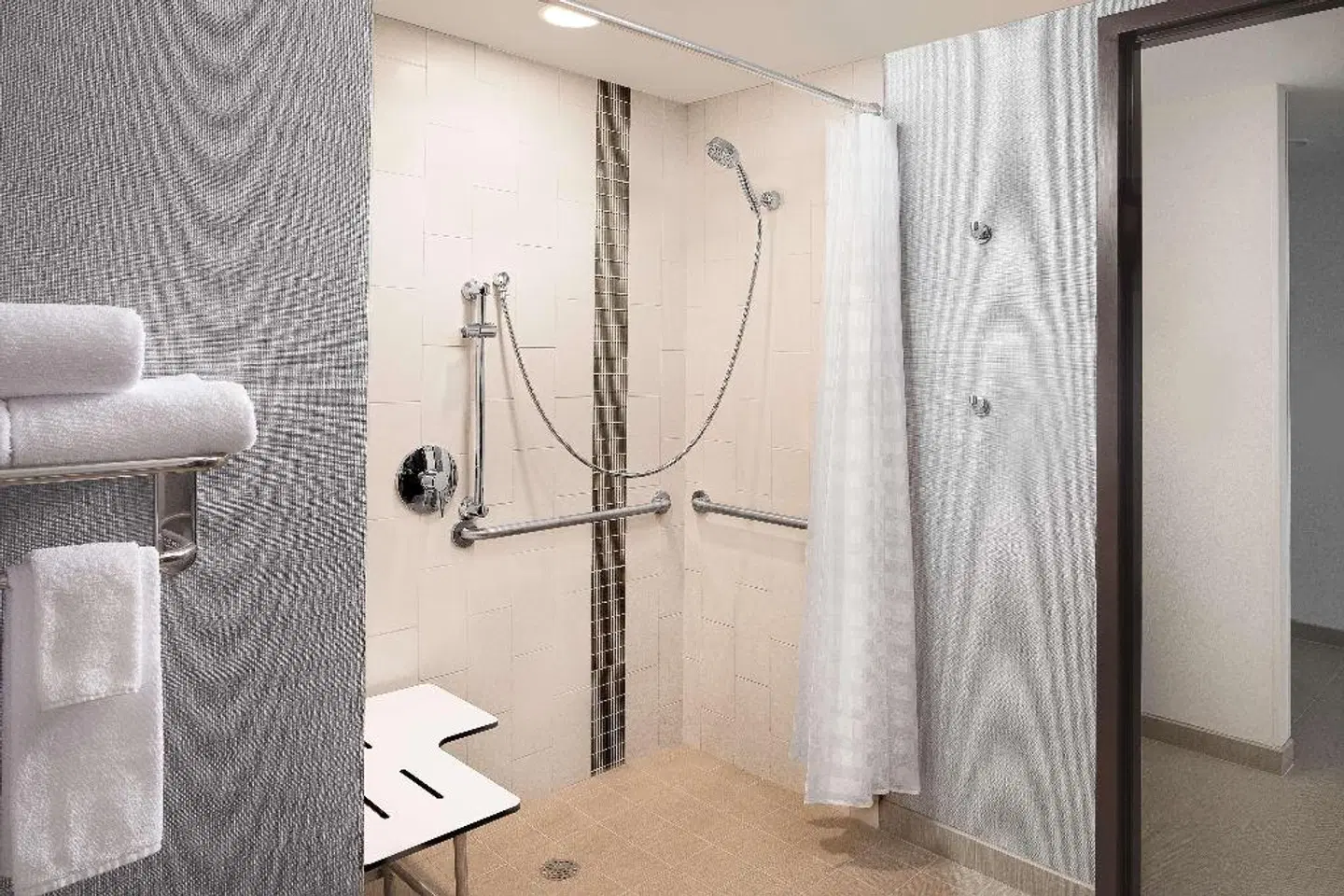 Hyatt Place Santa Cruz Badezimmer