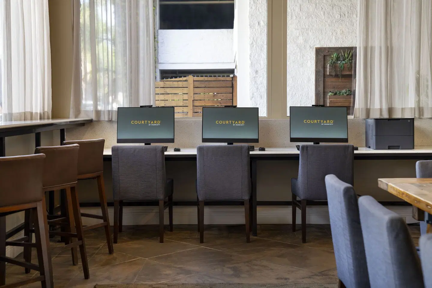 Courtyard by Marriott Long Beach Downtown ROOM_EXAMPLE