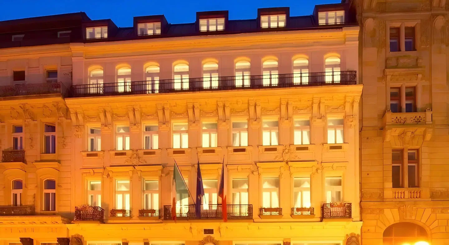 Liberty EXTERIOR