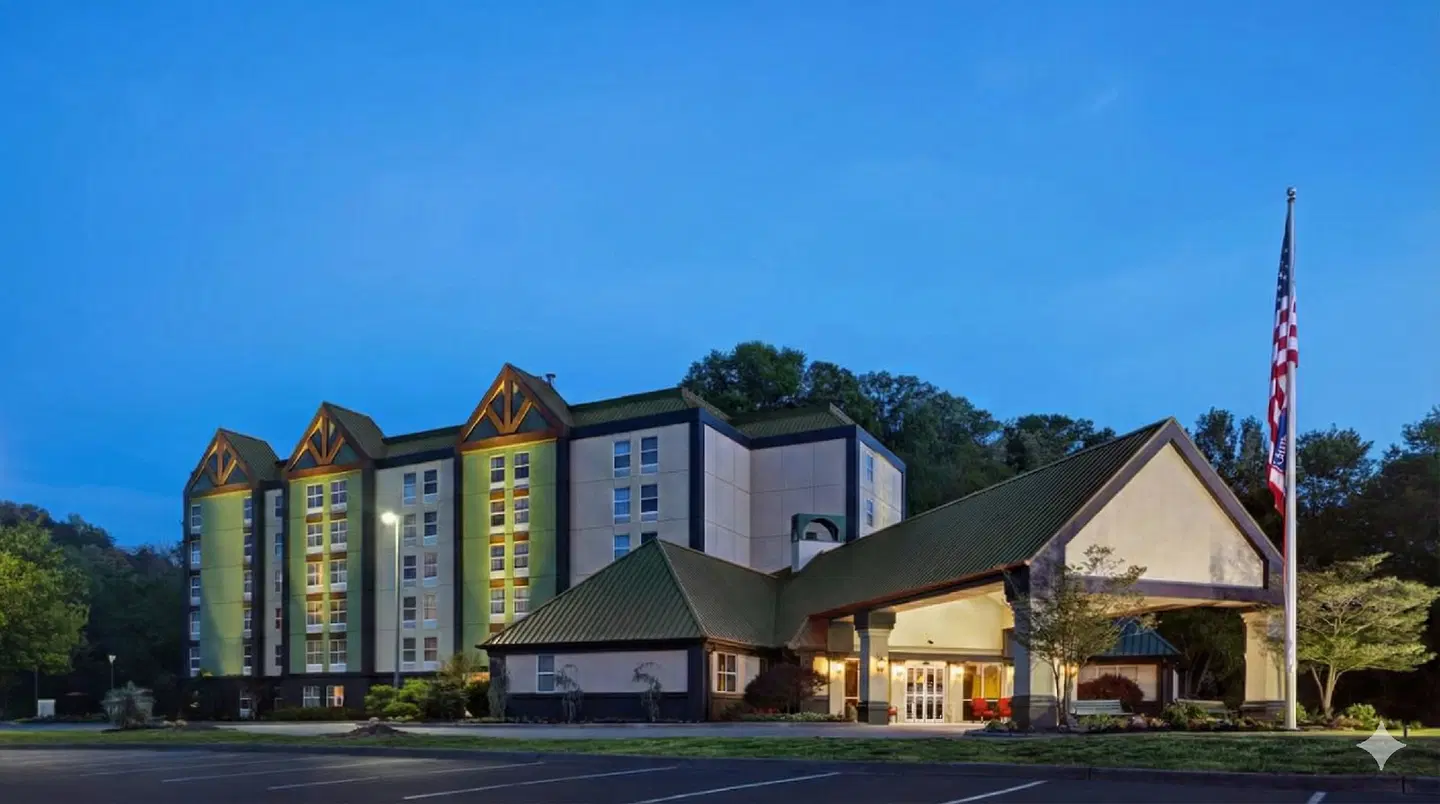Hampton Inn & Suites Pigeon Forge On The Parkway EXTERIOR