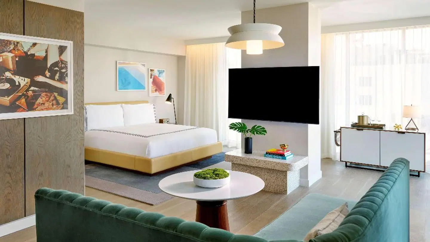 The Hollywood Grande, Autograph Collection ROOM_EXAMPLE