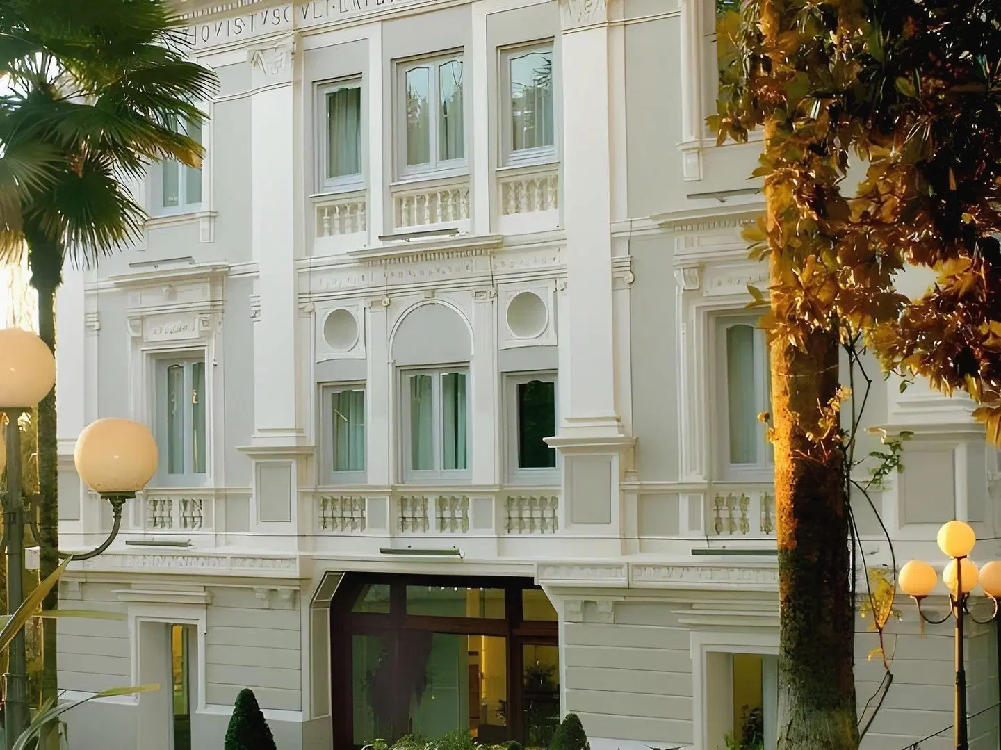 Flora EXTERIOR