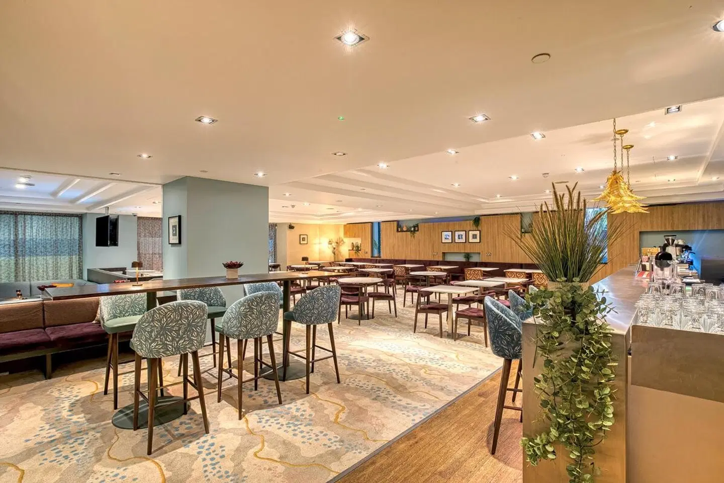 Hilton London Kensington Bar