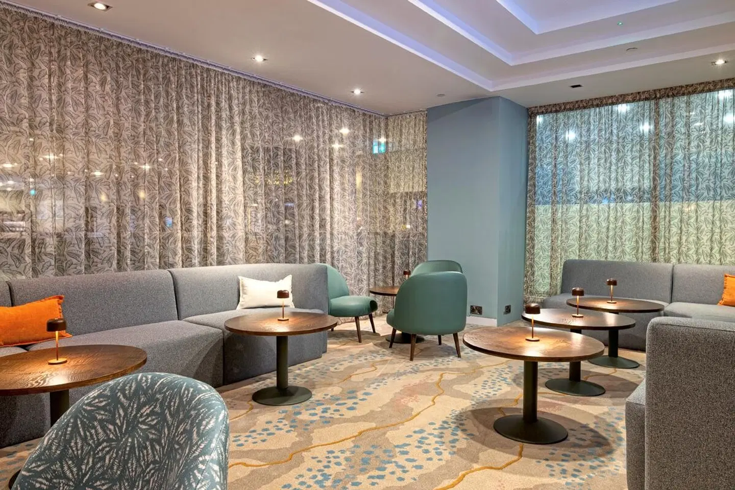 Hilton London Kensington LOUNGE_LOBBY