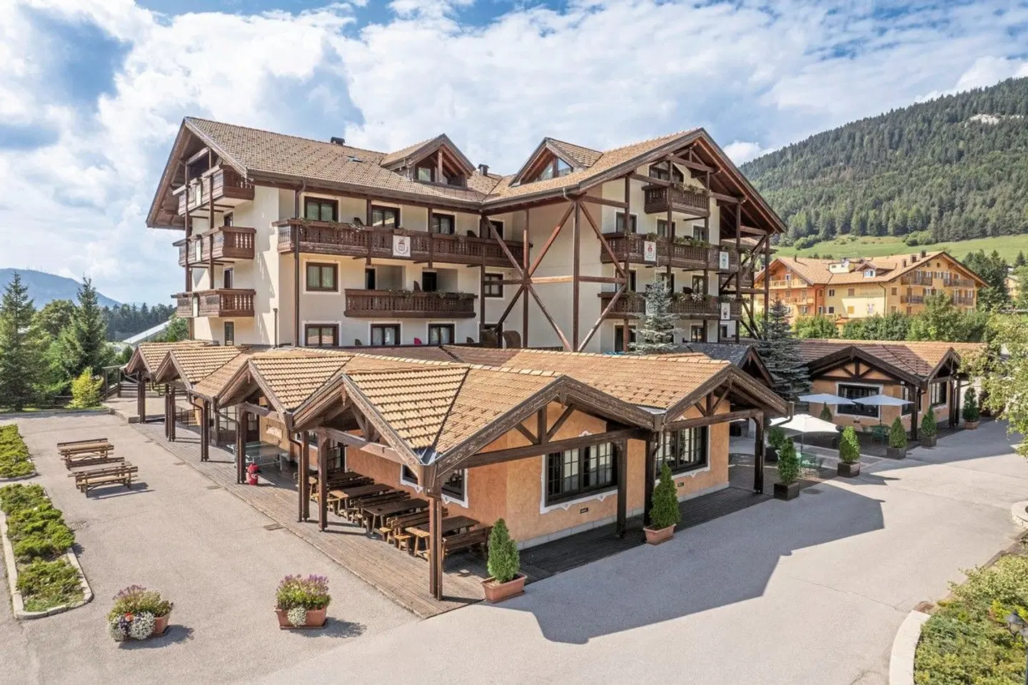 Golf Hotel EXTERIOR