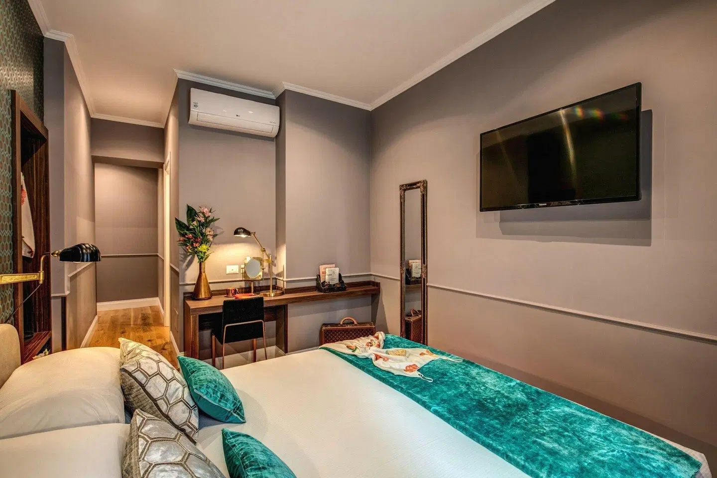 Tree Charme Parliament Boutique Hotel ROOM_EXAMPLE