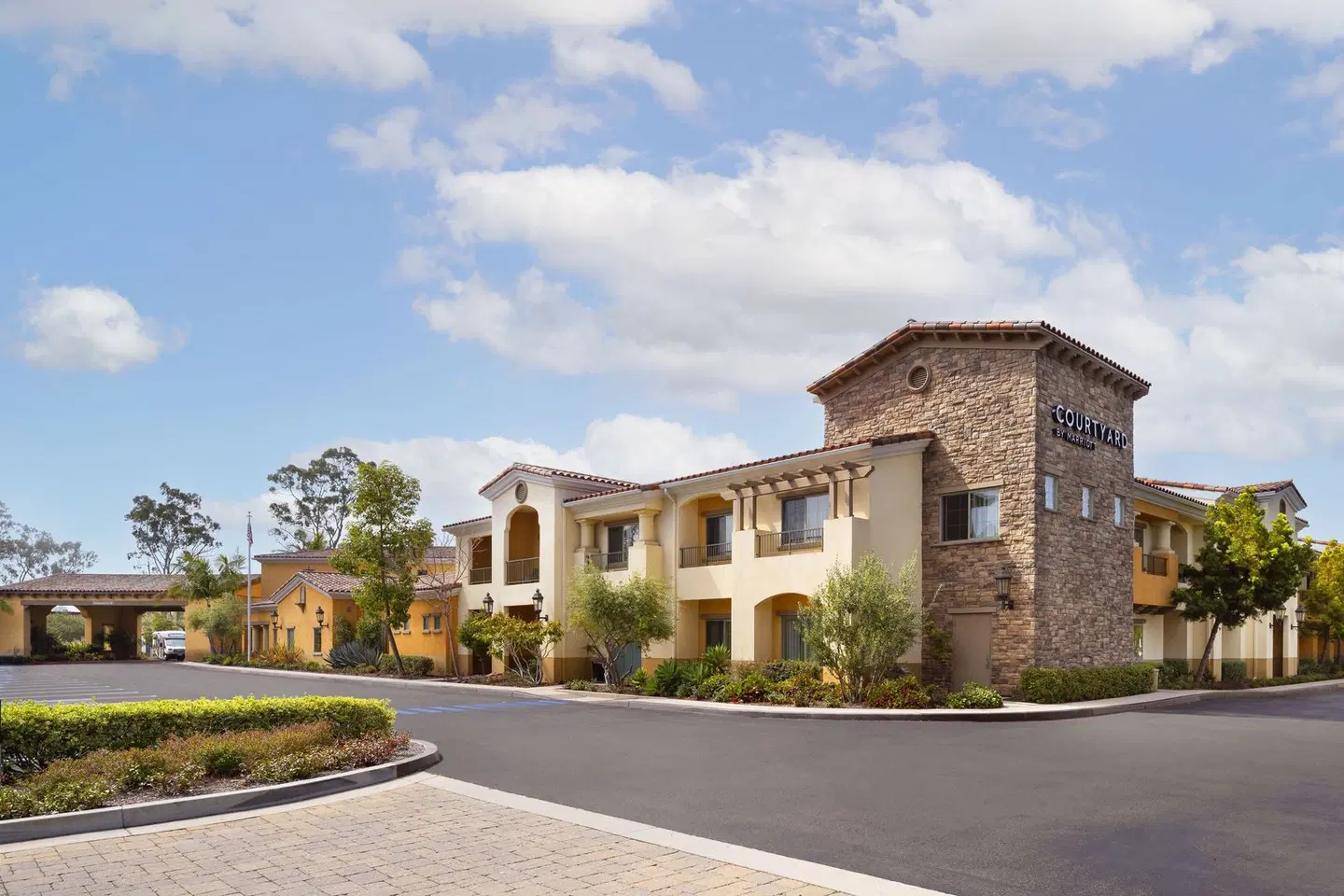 Courtyard by Marriott Santa Barbara Goleta EXTERIOR