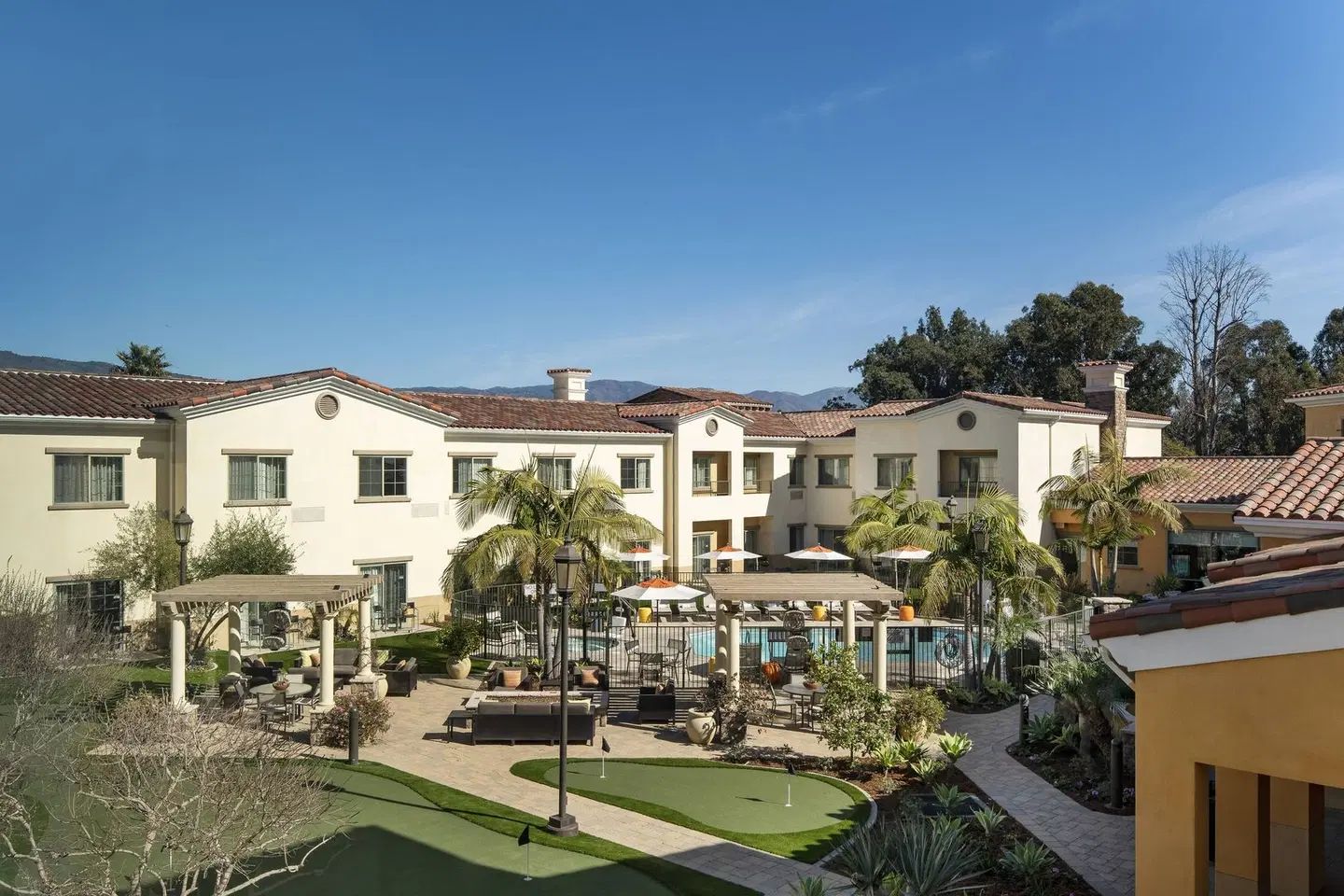 Courtyard by Marriott Santa Barbara Goleta EXTERIOR