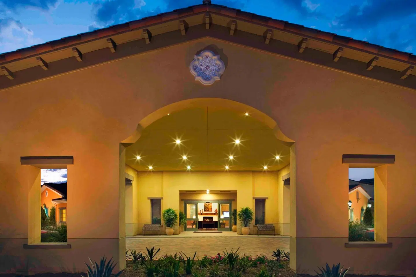 Courtyard by Marriott Santa Barbara Goleta EXTERIOR