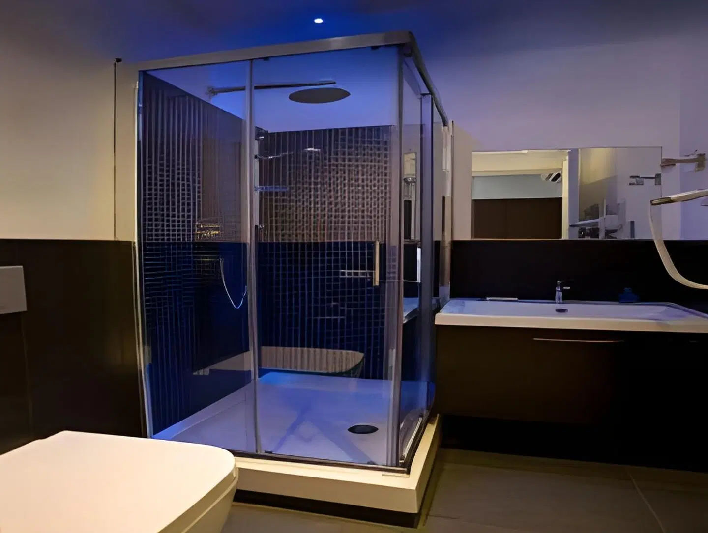 Chroma Italy Hotels - Chroma Tessera ROOM_EXAMPLE