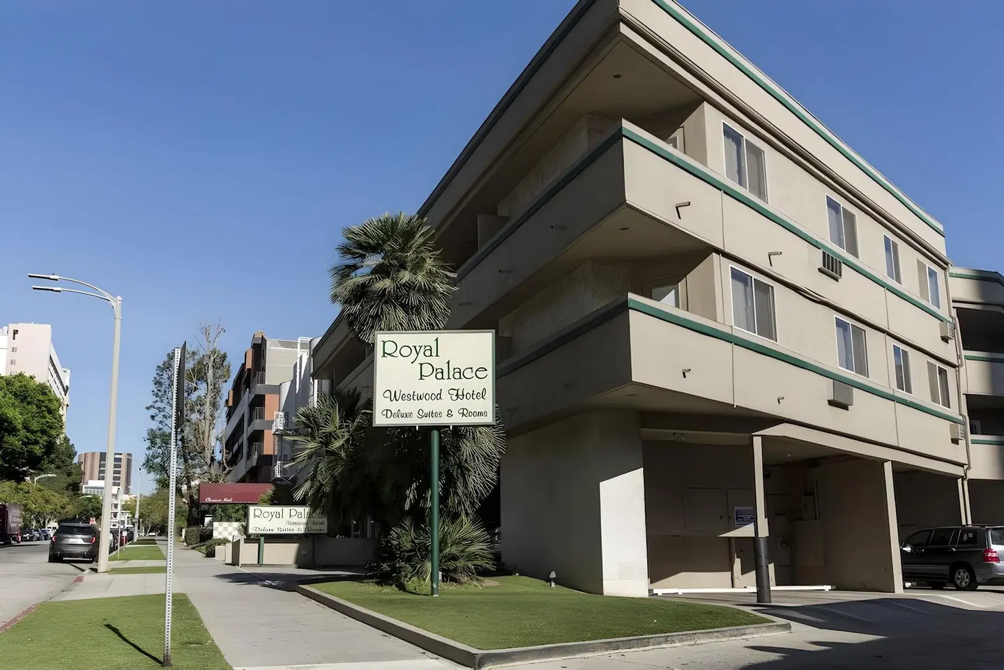 Royal Palace Westwood Hotel EXTERIOR