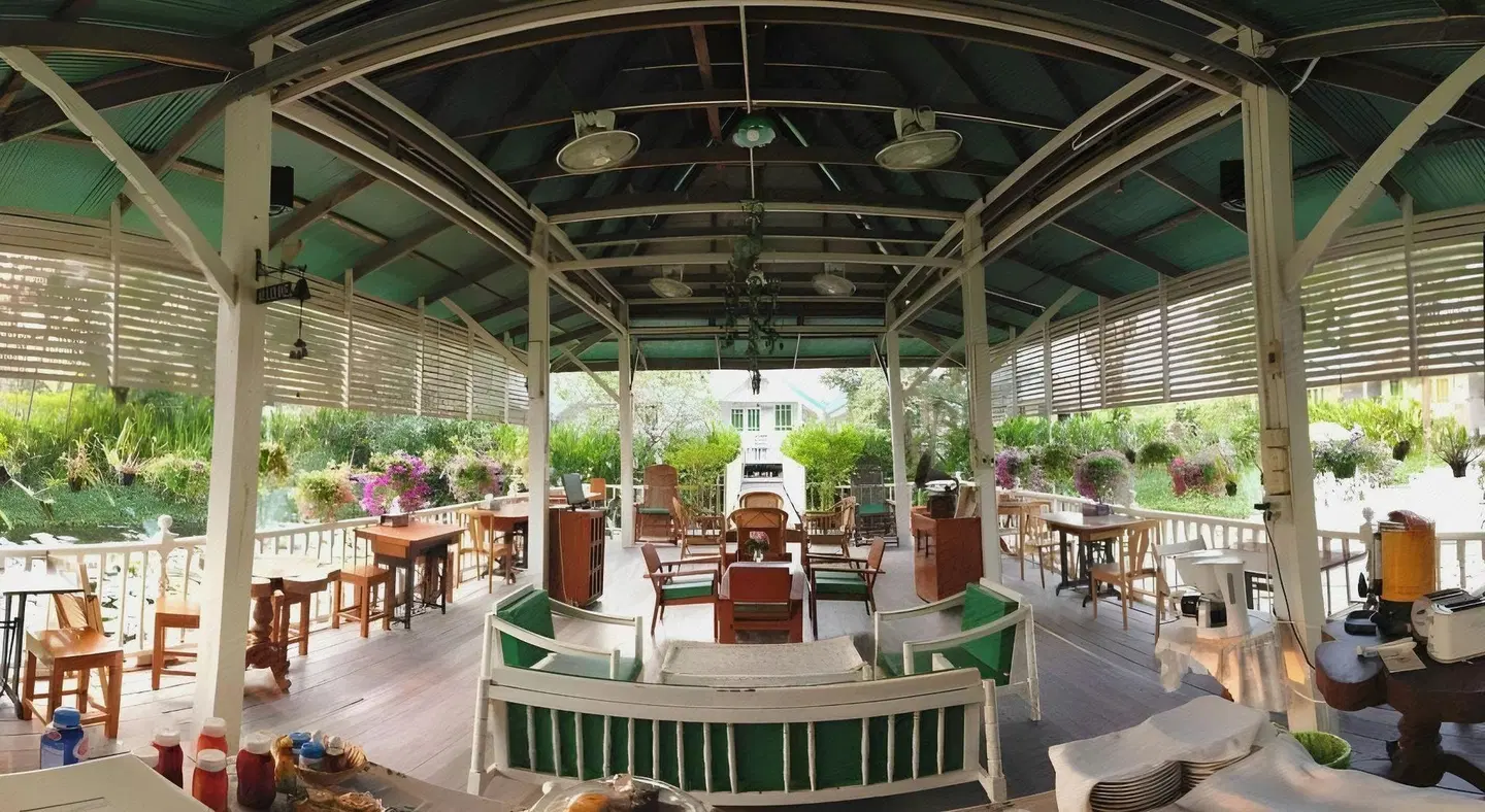 Baan Luang Harn Terrasse