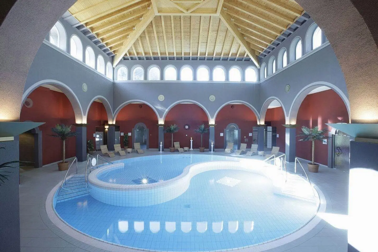 De France by Thermalhotels Hallenbad