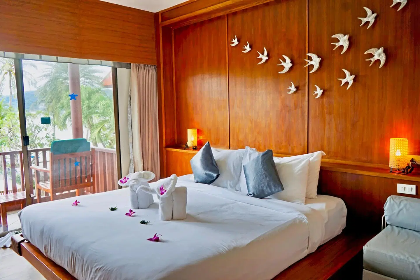 Seaview Patong Hotel ROOM_EXAMPLE