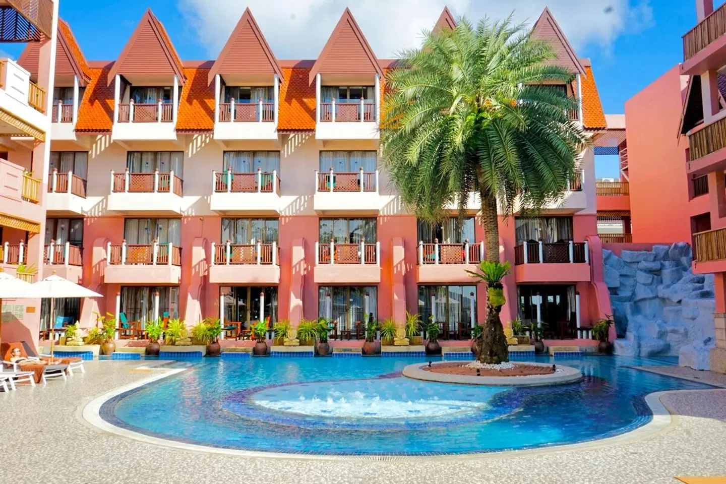 Seaview Patong Hotel EXTERIOR