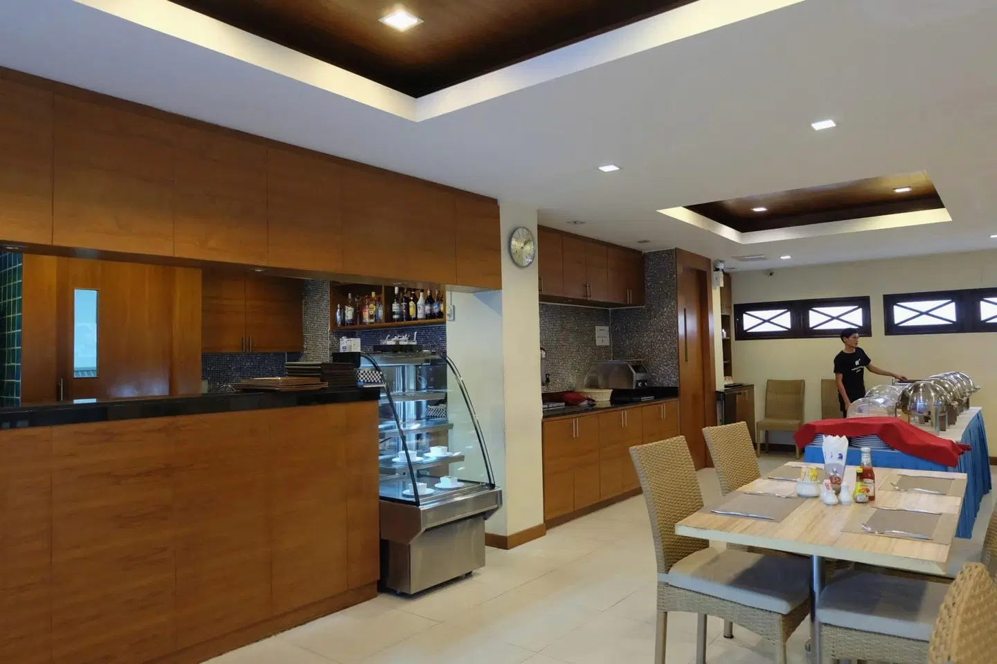 Bay Breeze Pattaya Bar